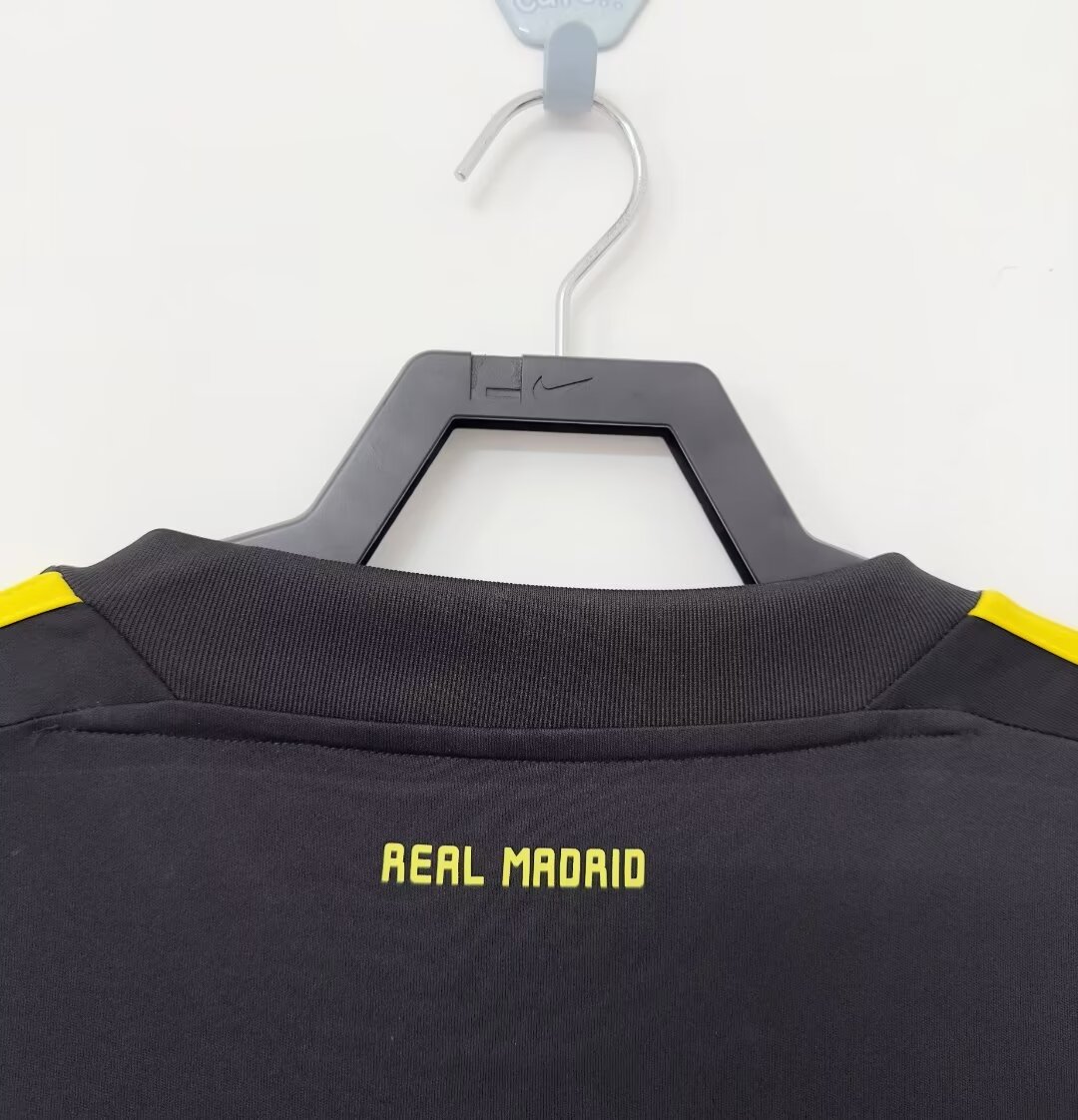 Real Madrid GOALKEEPER  Jersey 2011/12 black