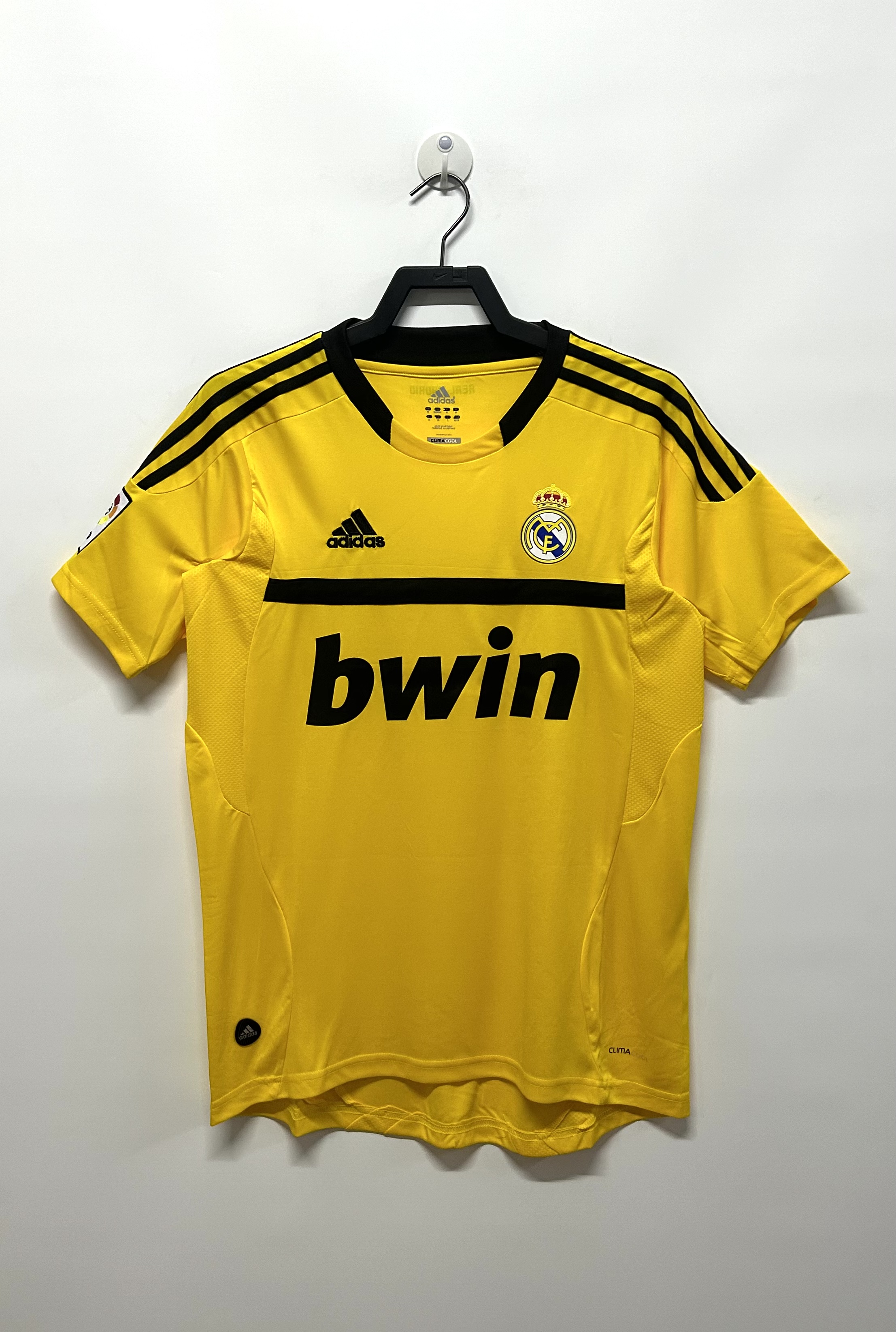 Real Madrid GOALKEEPER  Jersey 2011/12