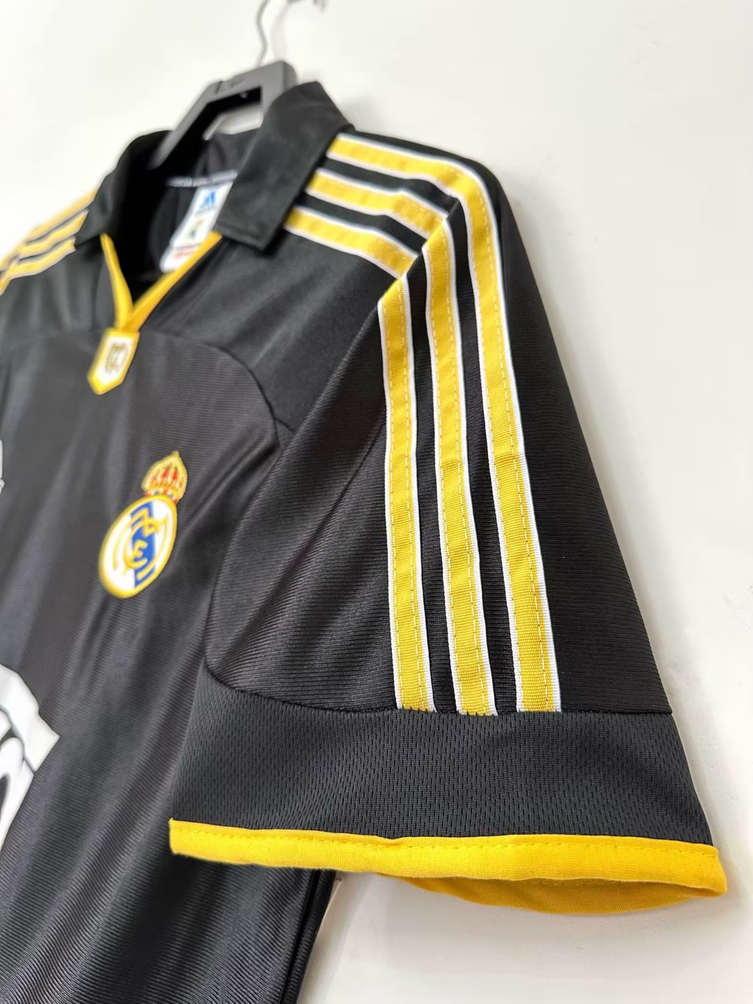 Real Madrid Away Retro Jersey 1999/00