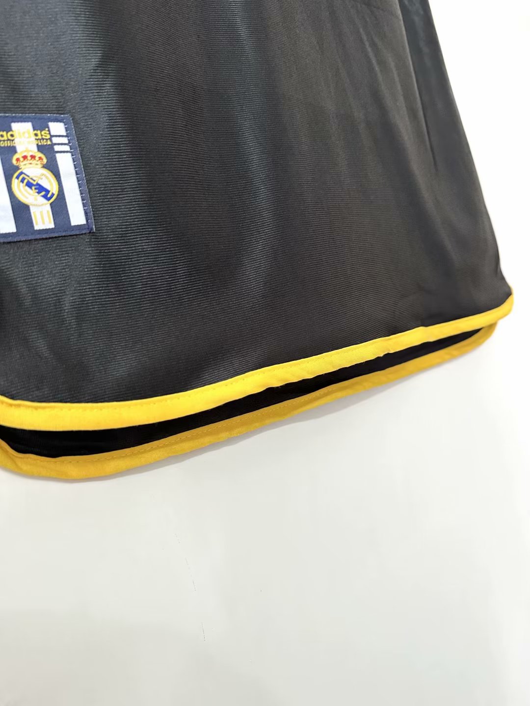 Real Madrid Away Retro Jersey 1999/00