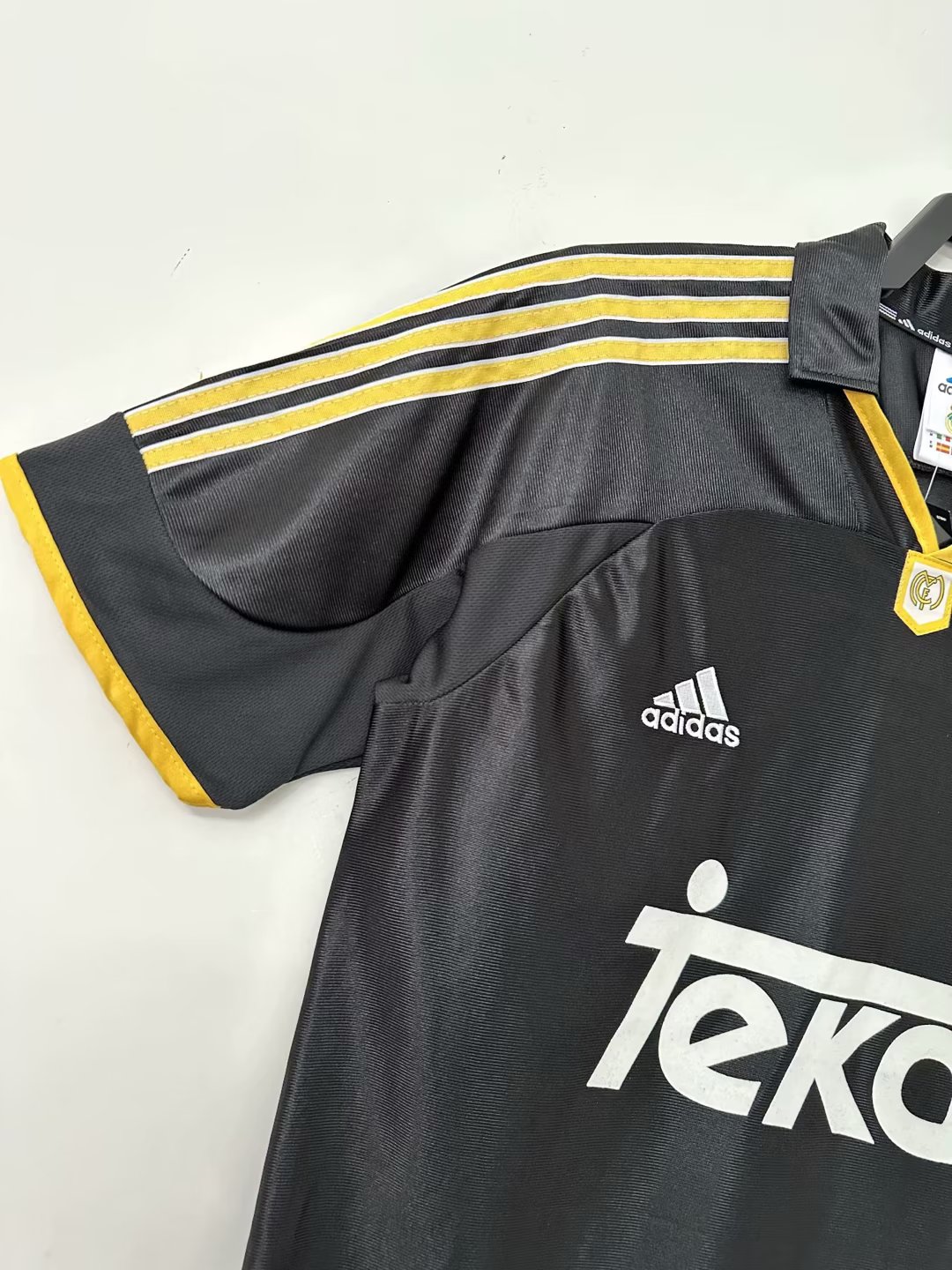 Real Madrid Away Retro Jersey 1999/00