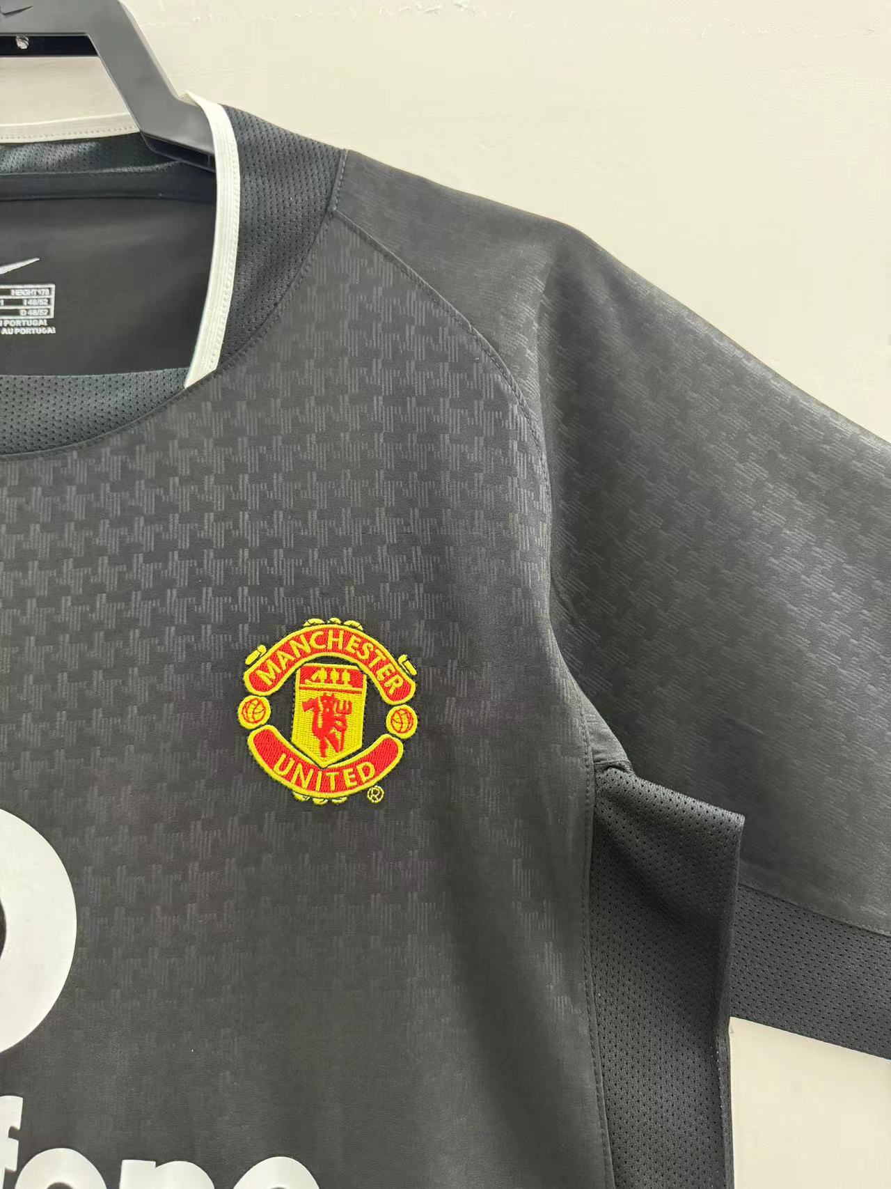 Manchester United Away  Retro Jersey 2003/04