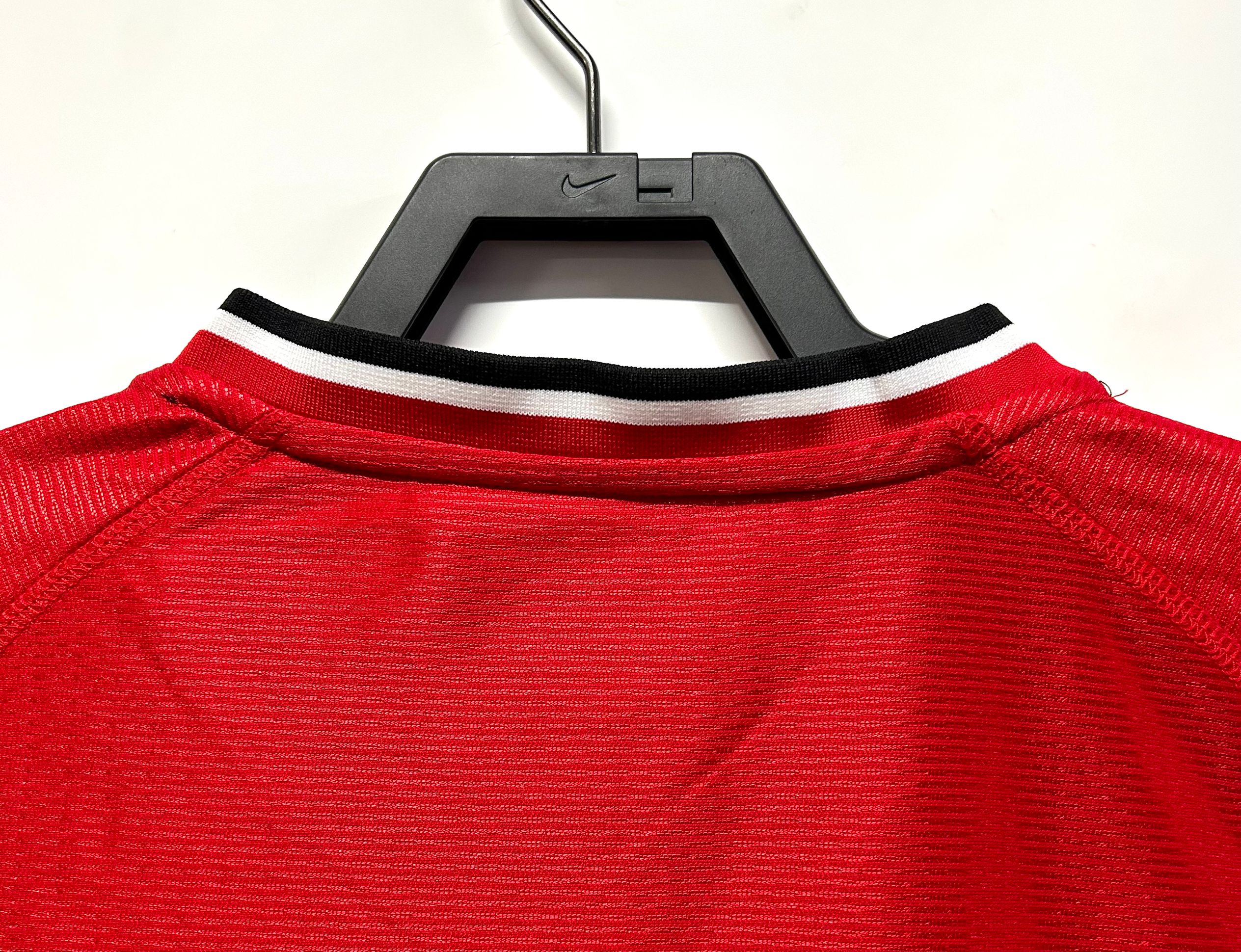 Manchester United  Home  Retro Jersey 2000/02