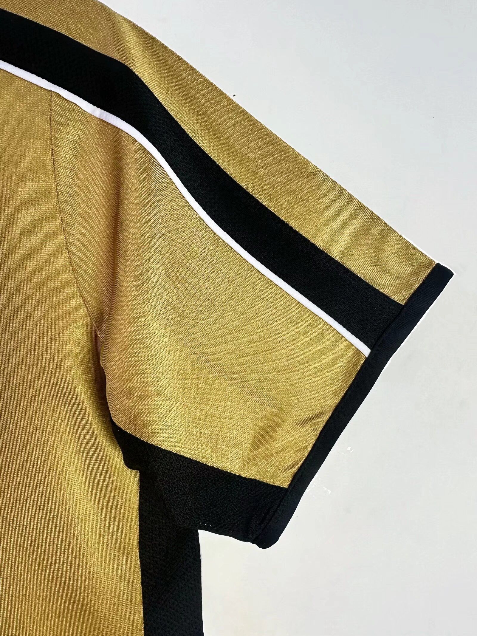 Manchester United   Away Reversible Retro Jersey 2001/02