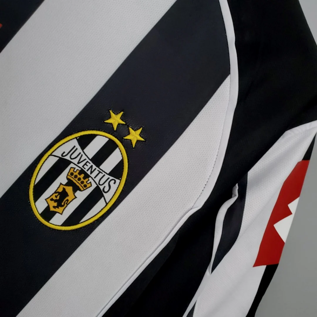 Juventus Home Retro Jersey 2002/03
