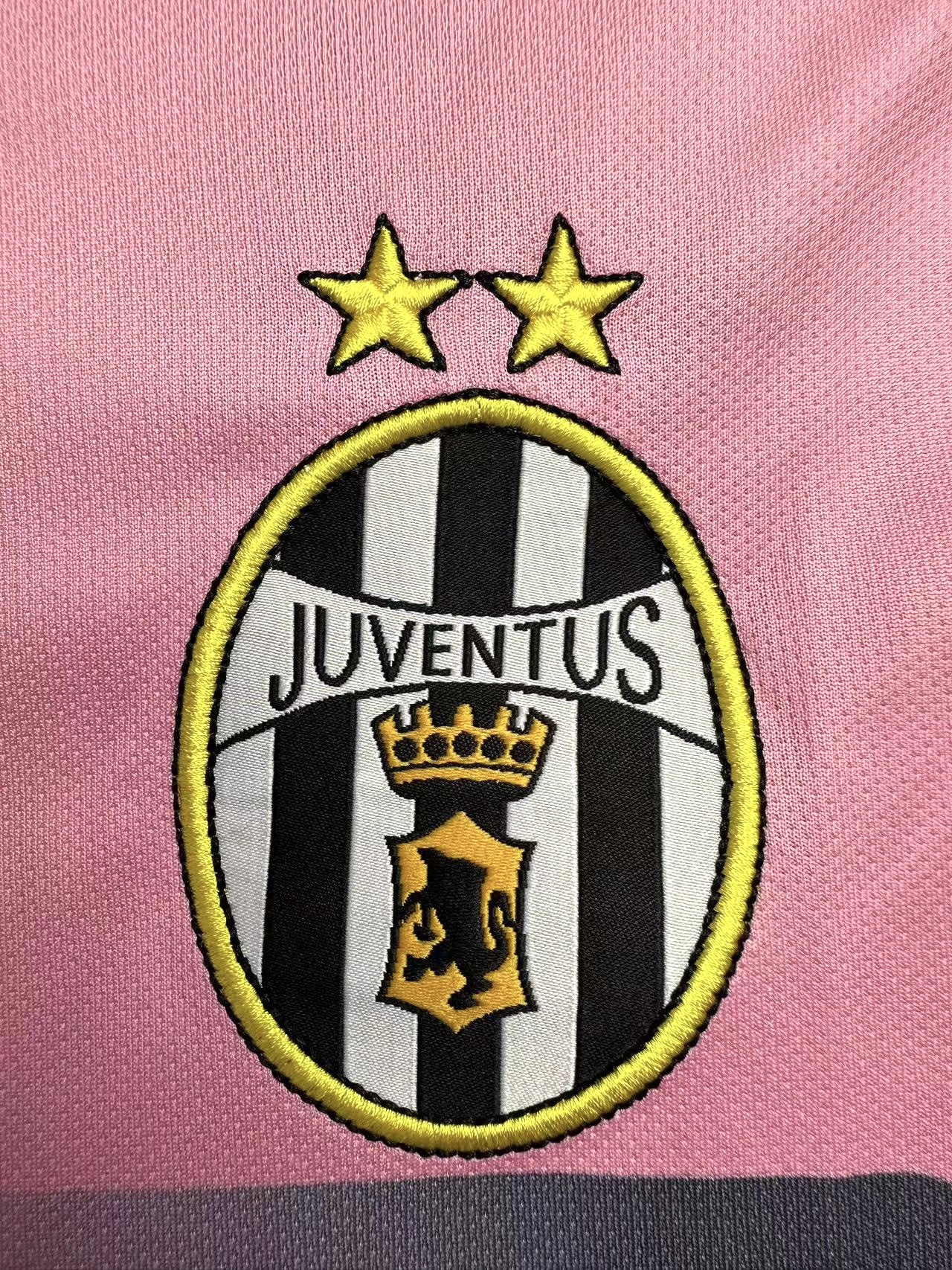Juventus Goalkeeper Retro Jersey 2002/03 Pink Black