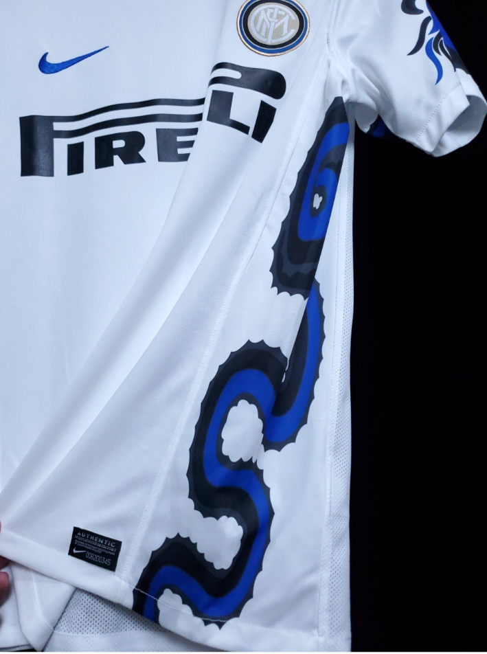 Inter Milan Away Retro Jersey  2010/11
