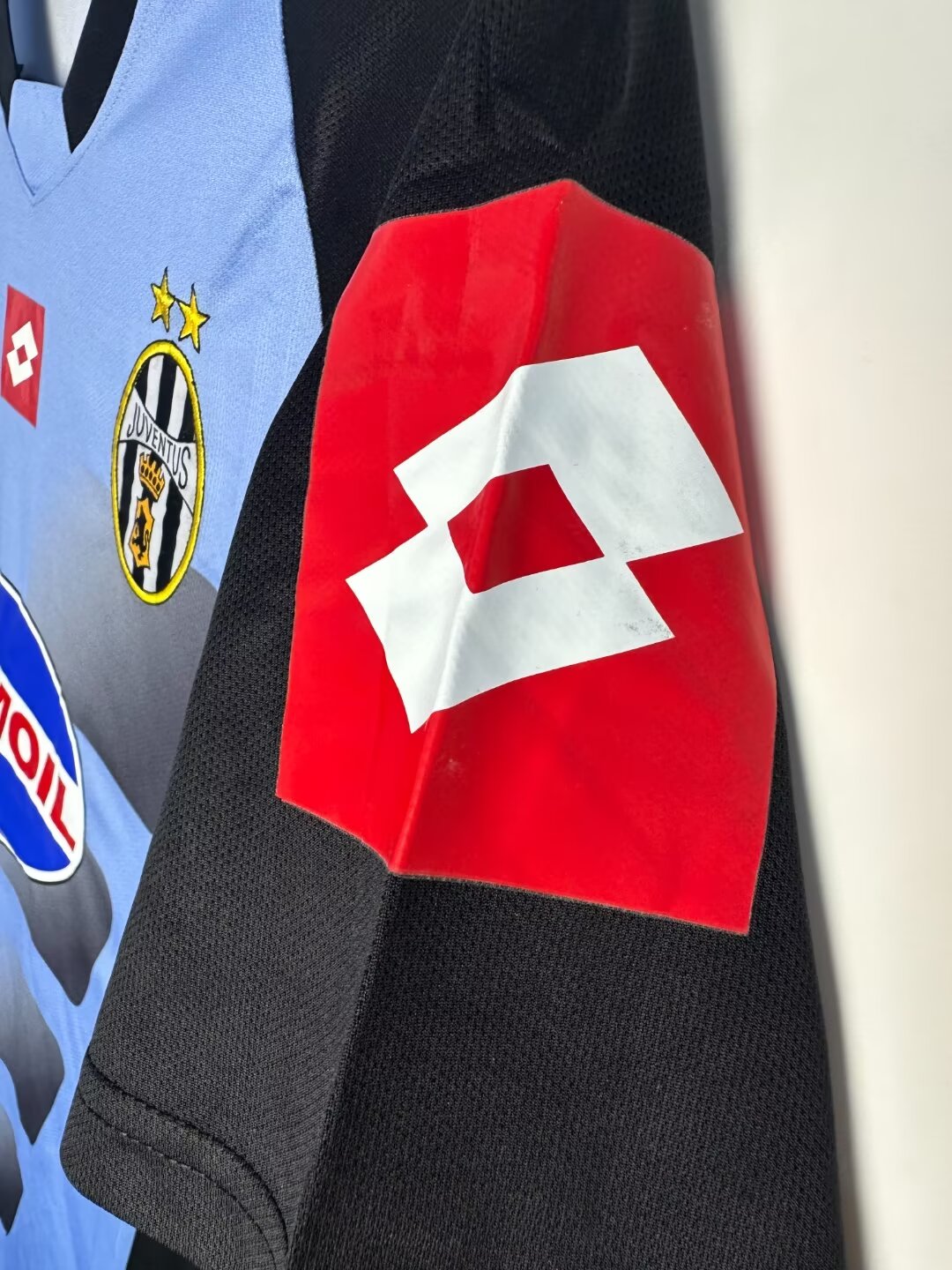 Juventus Goalkeeper Retro Jersey 2002/03