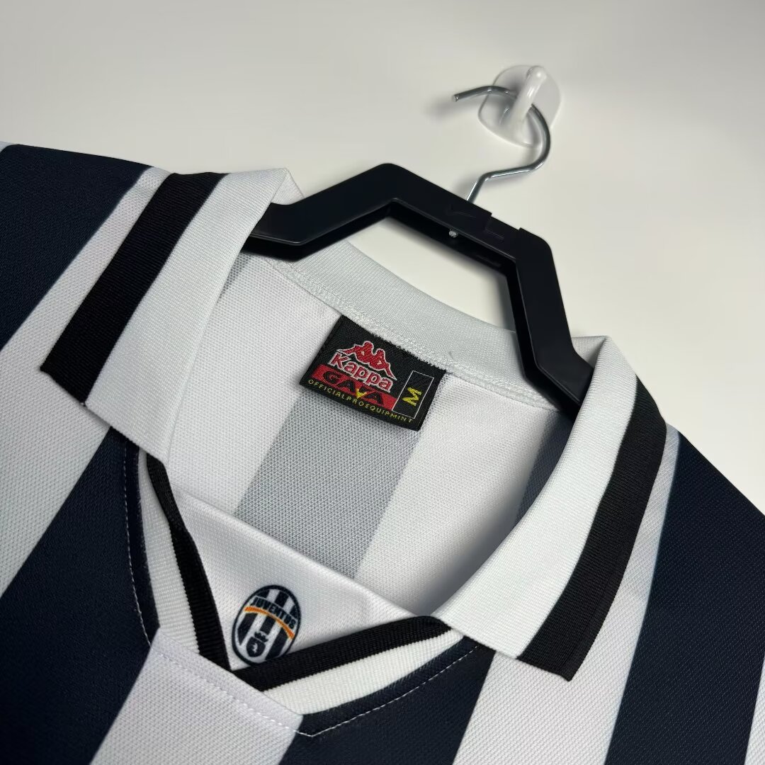 Juventus Home Retro Jersey 1994/95