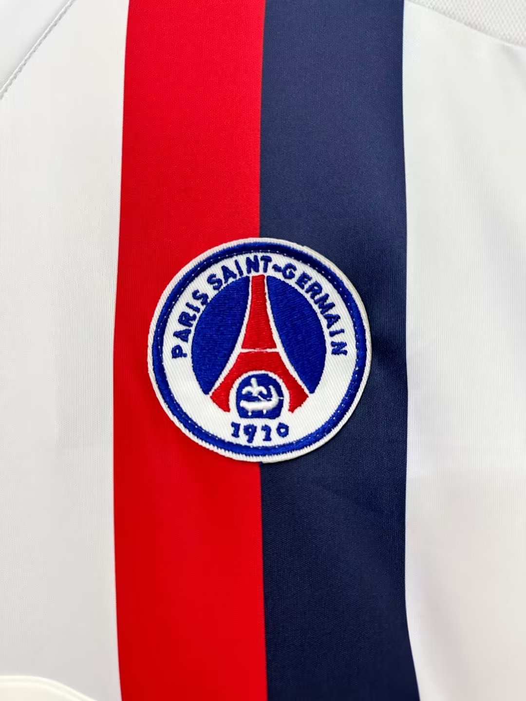 Paris Saint-Germain Away Retro Jersey  2002/03