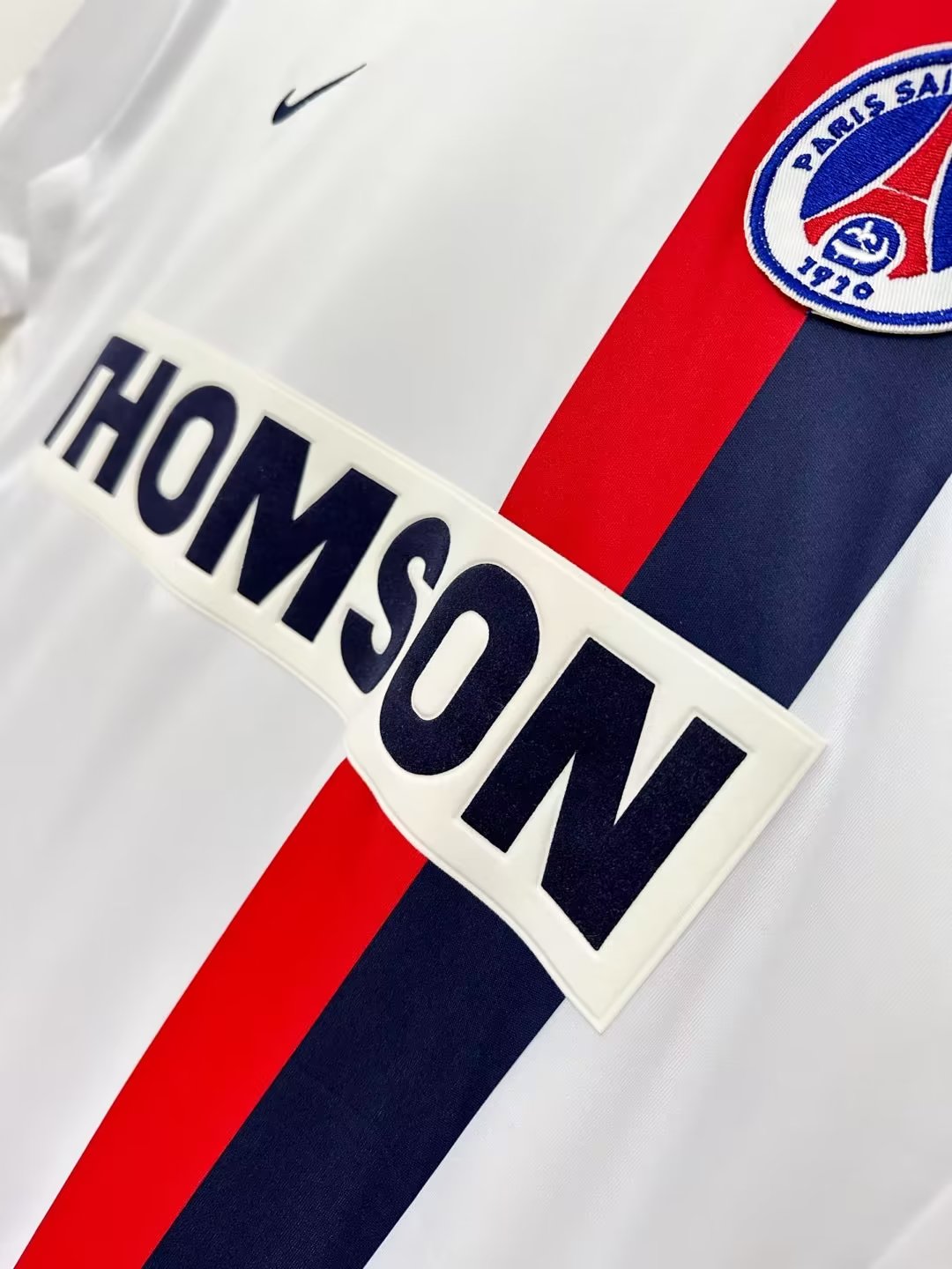 Paris Saint-Germain Away Retro Jersey  2002/03