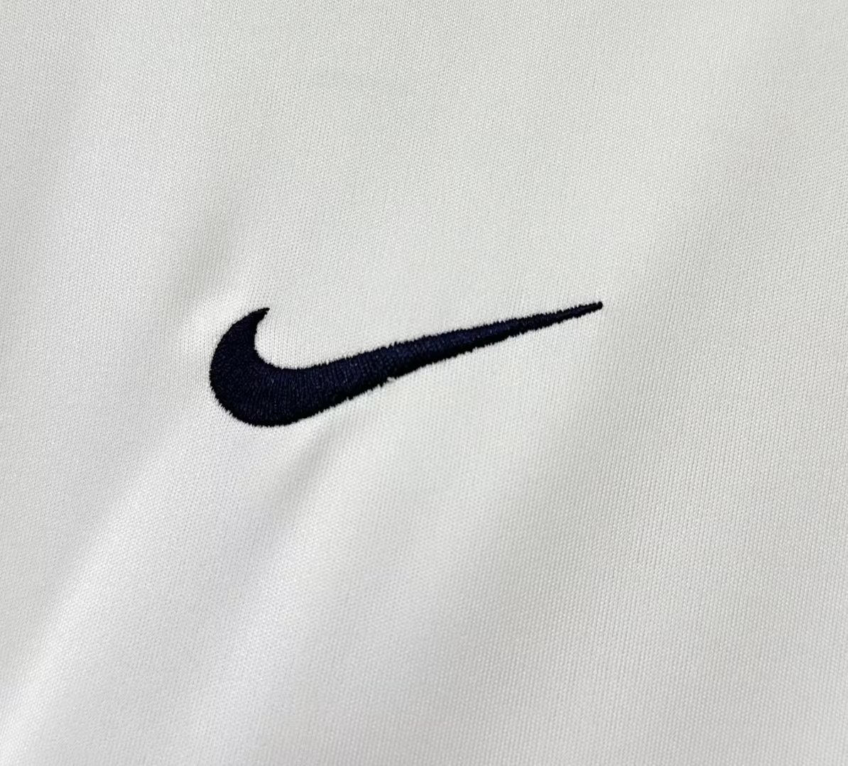 Paris Saint-Germain Away Retro Jersey  2002/03