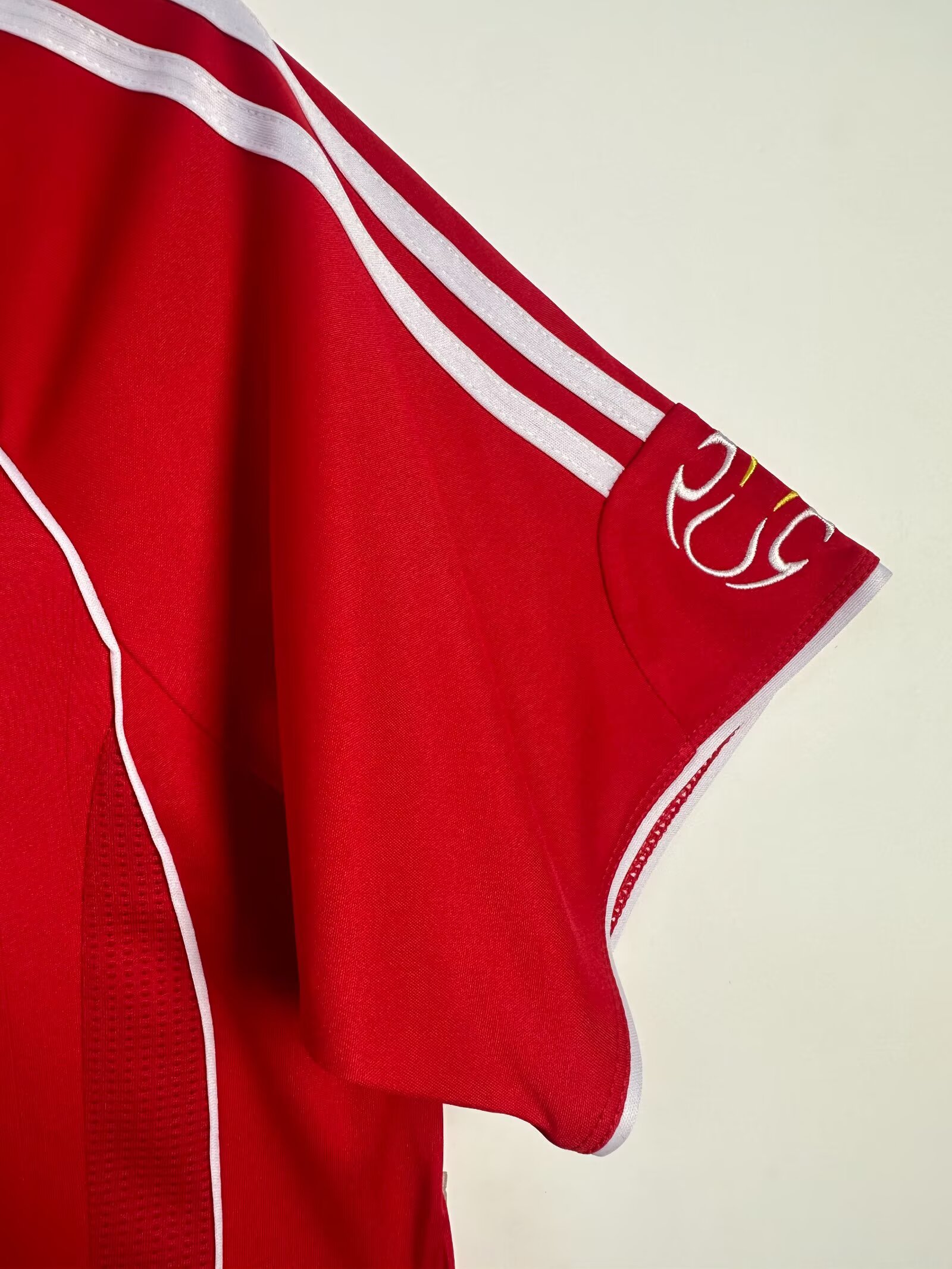 Liverpool  Home Retro Jersey 2006/08