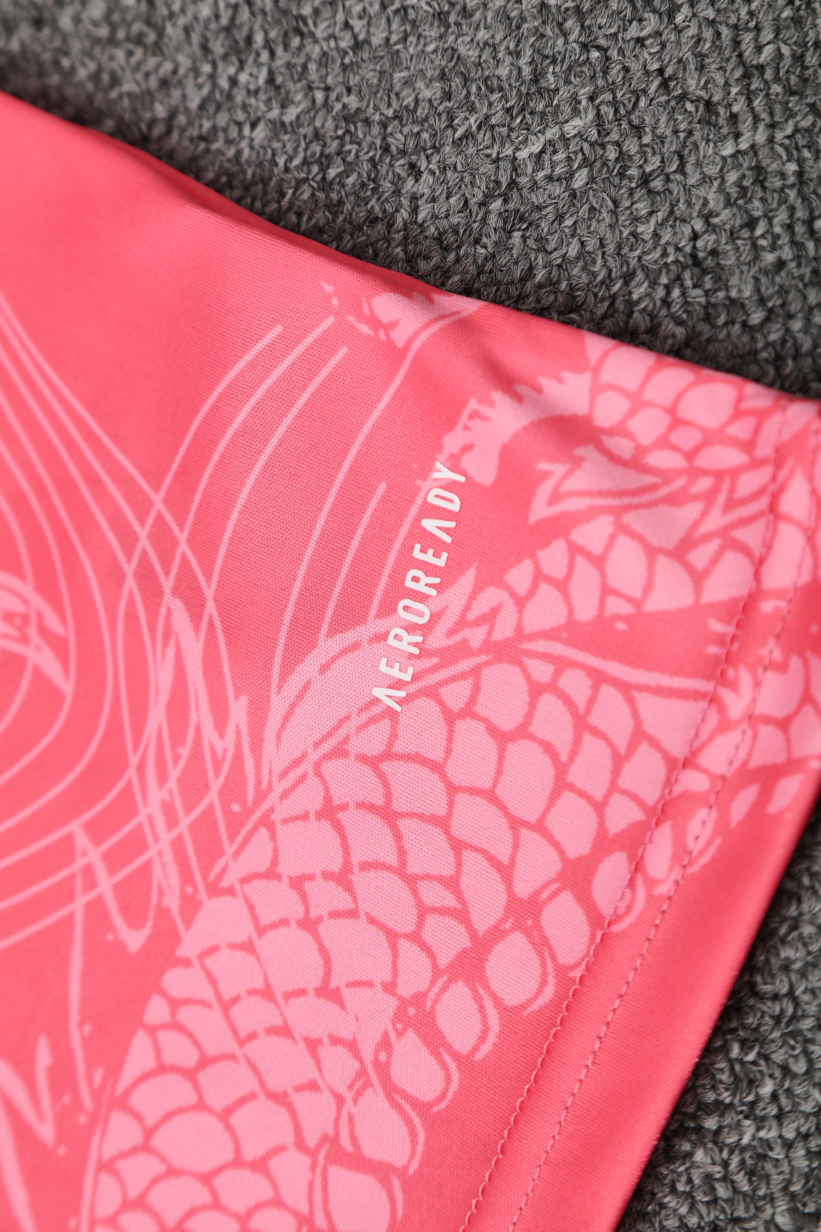 Real Madrid Training Jersey 2025/26 pink