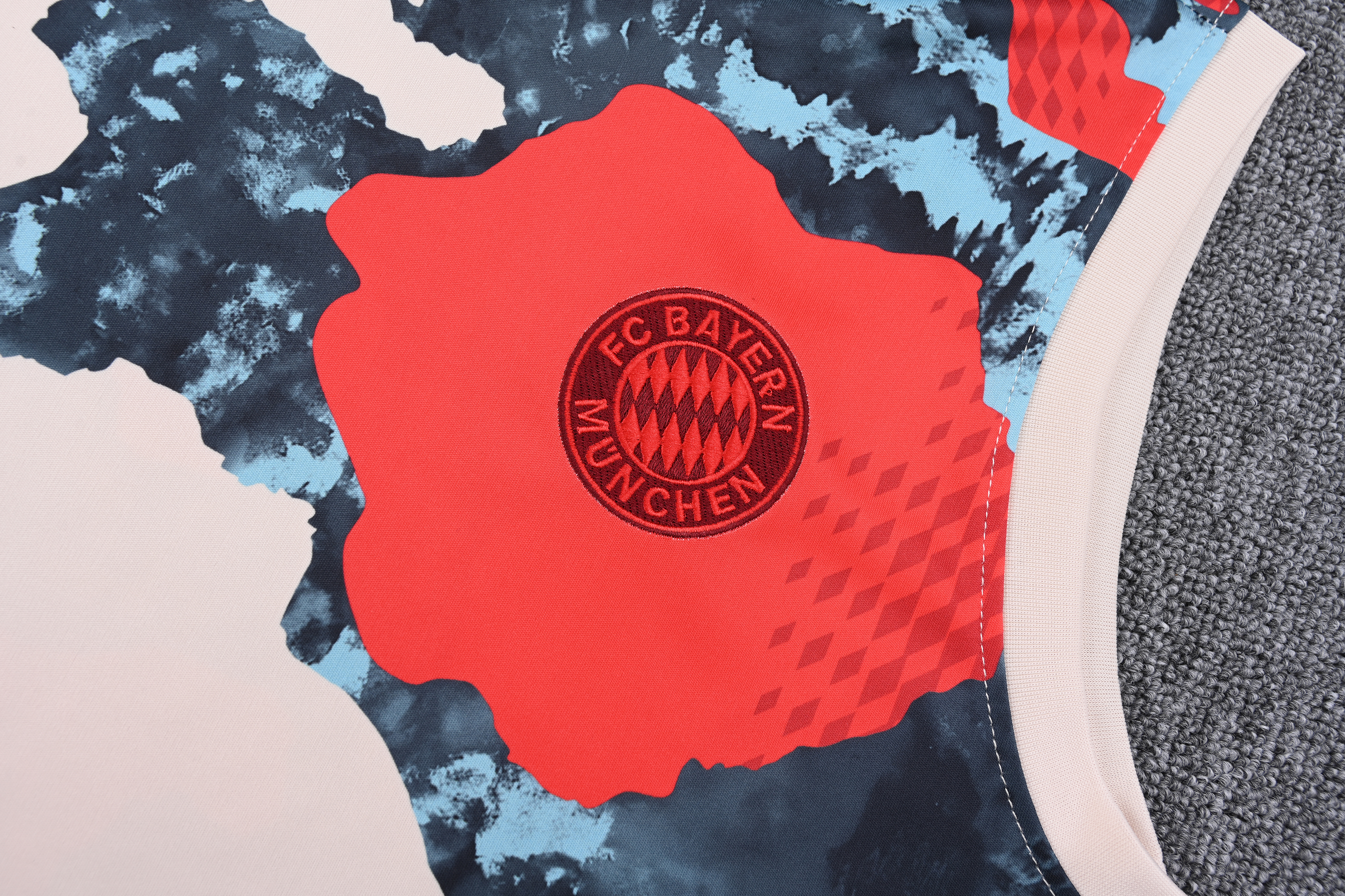 Bayern Munich Training Jersey 2025/26