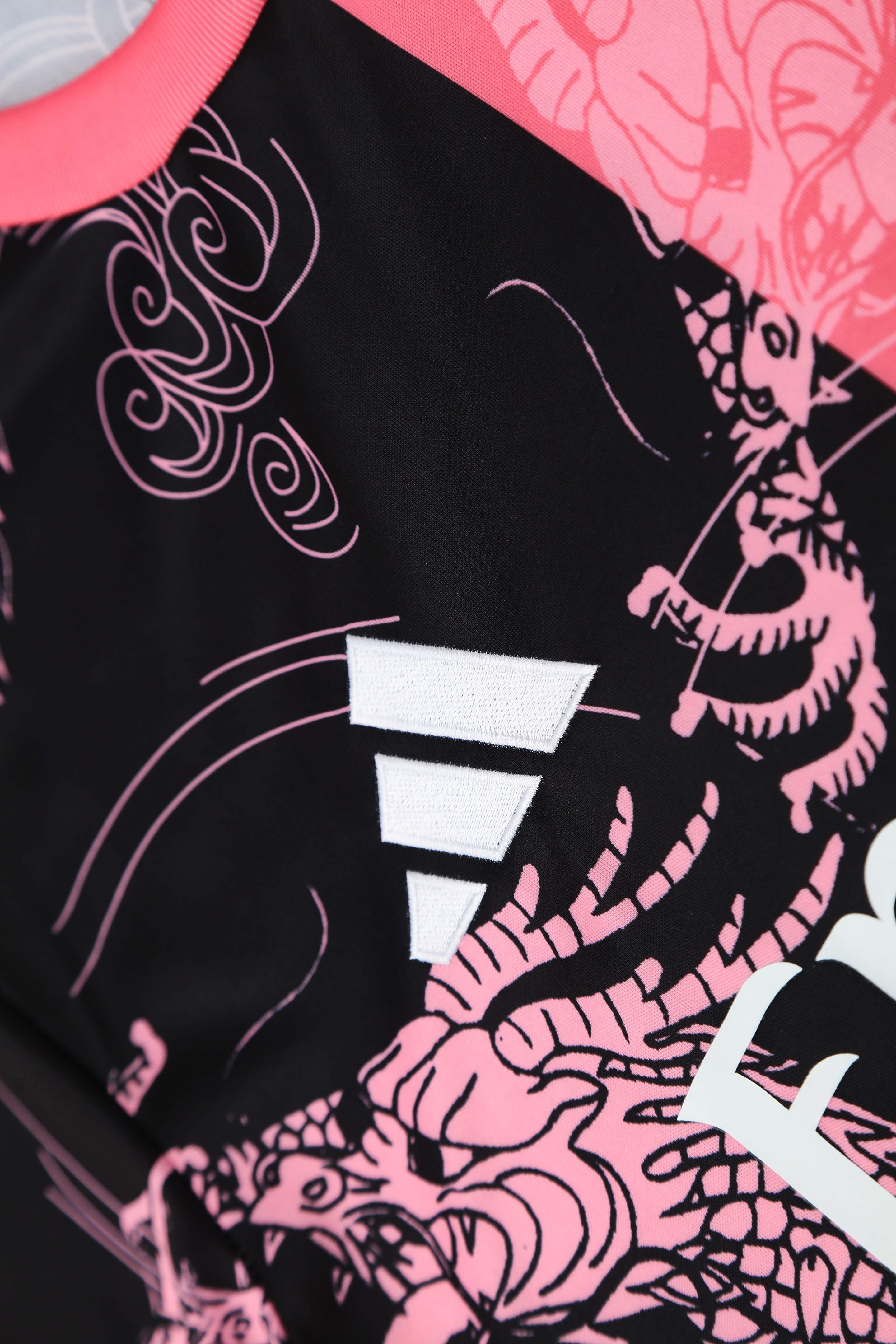 Real Madrid Training Jersey 2025/26 pink