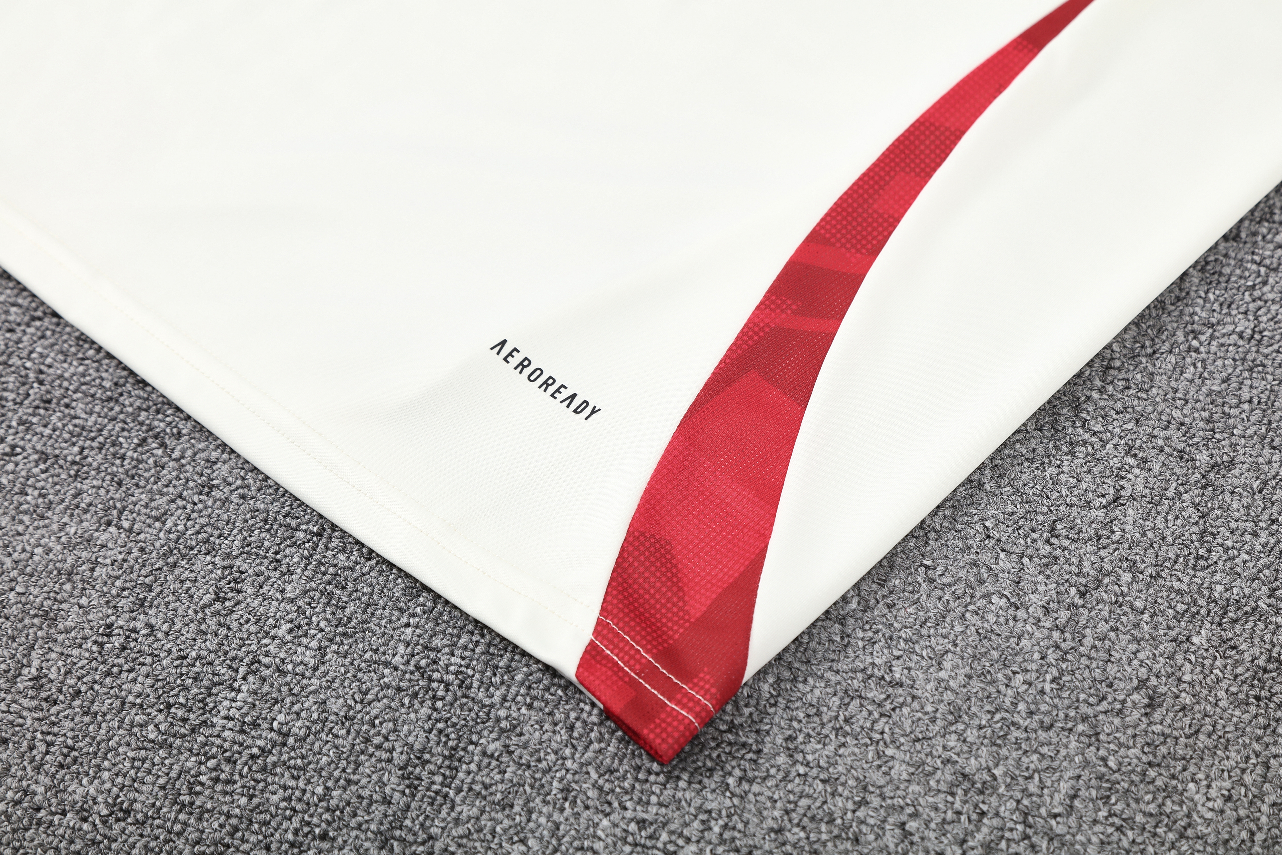 Manchester United Training Jersey 2025/26  MEN26003