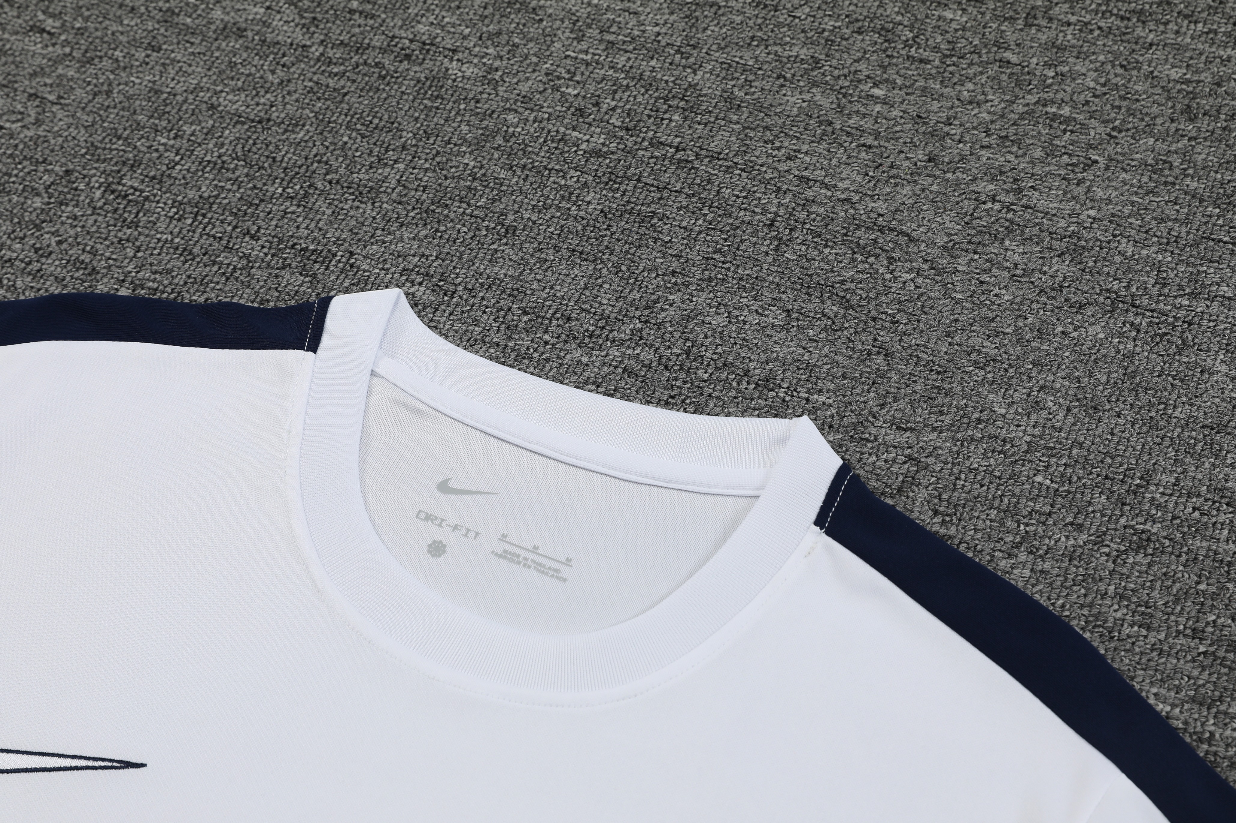 RB Leipzig Training Jersey 2023/24  MEN26007