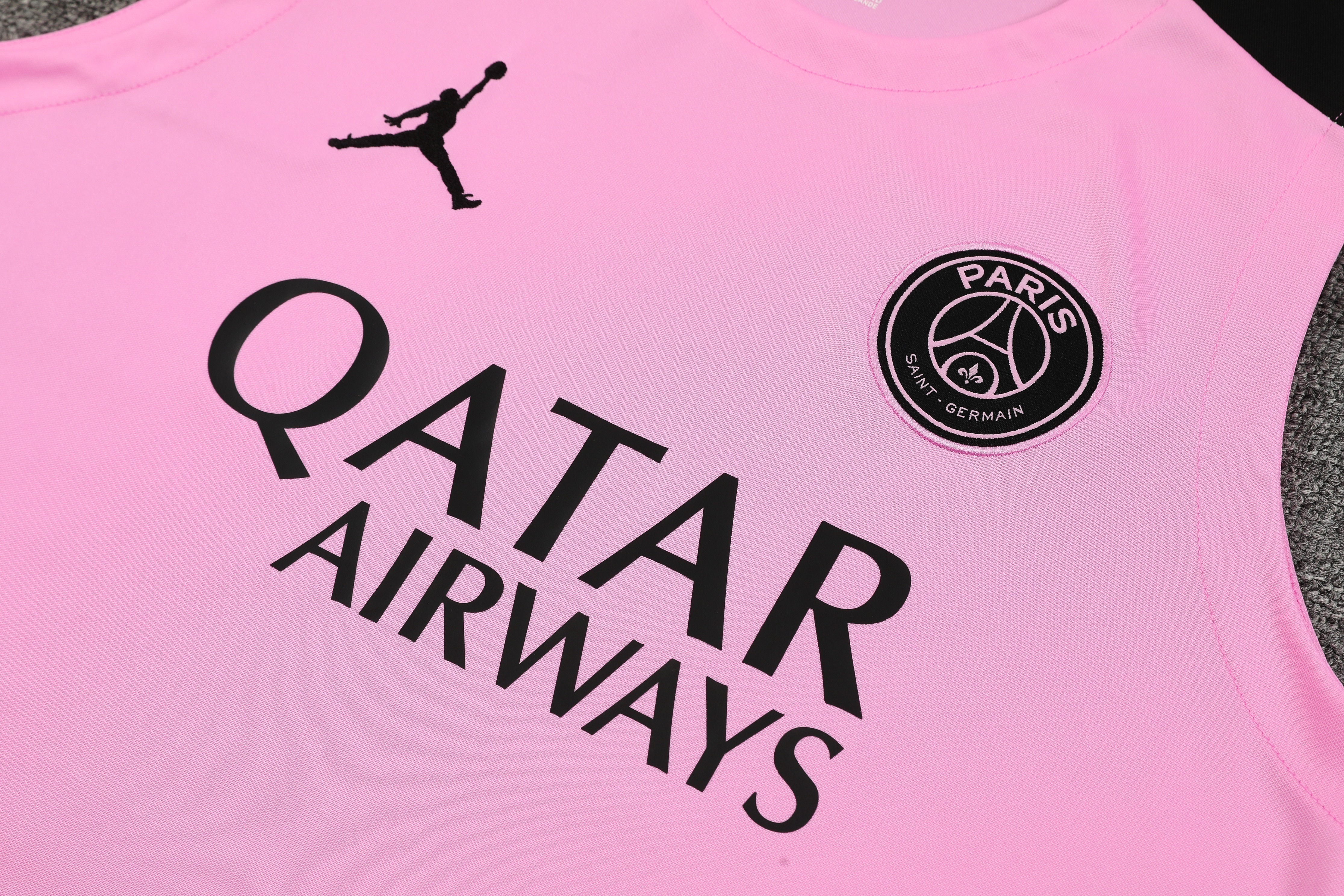 Paris Saint-Germain Training Jersey 2024/25  MEN26013