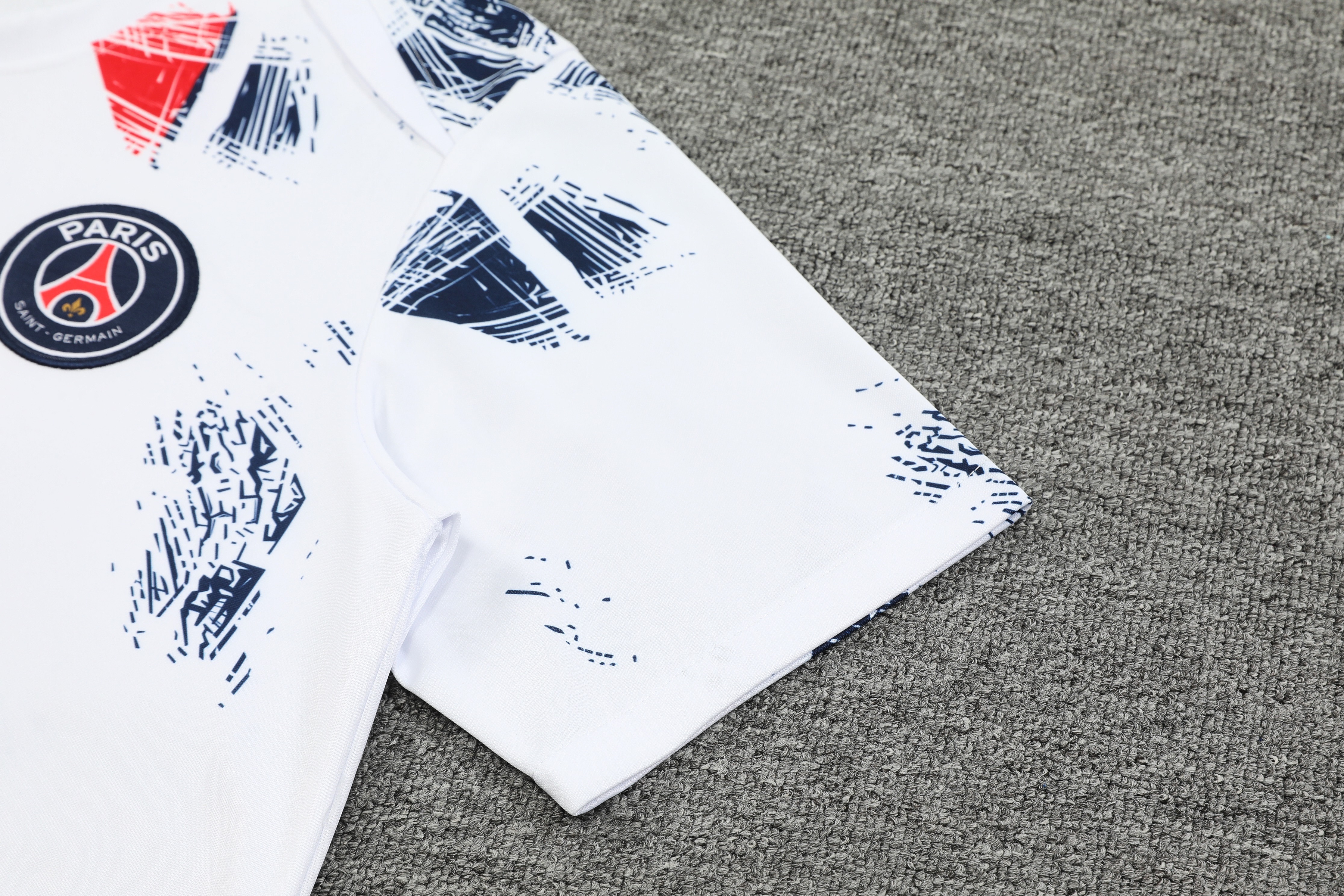 Paris Saint-Germain Training Jersey 2024/25  MEN26012