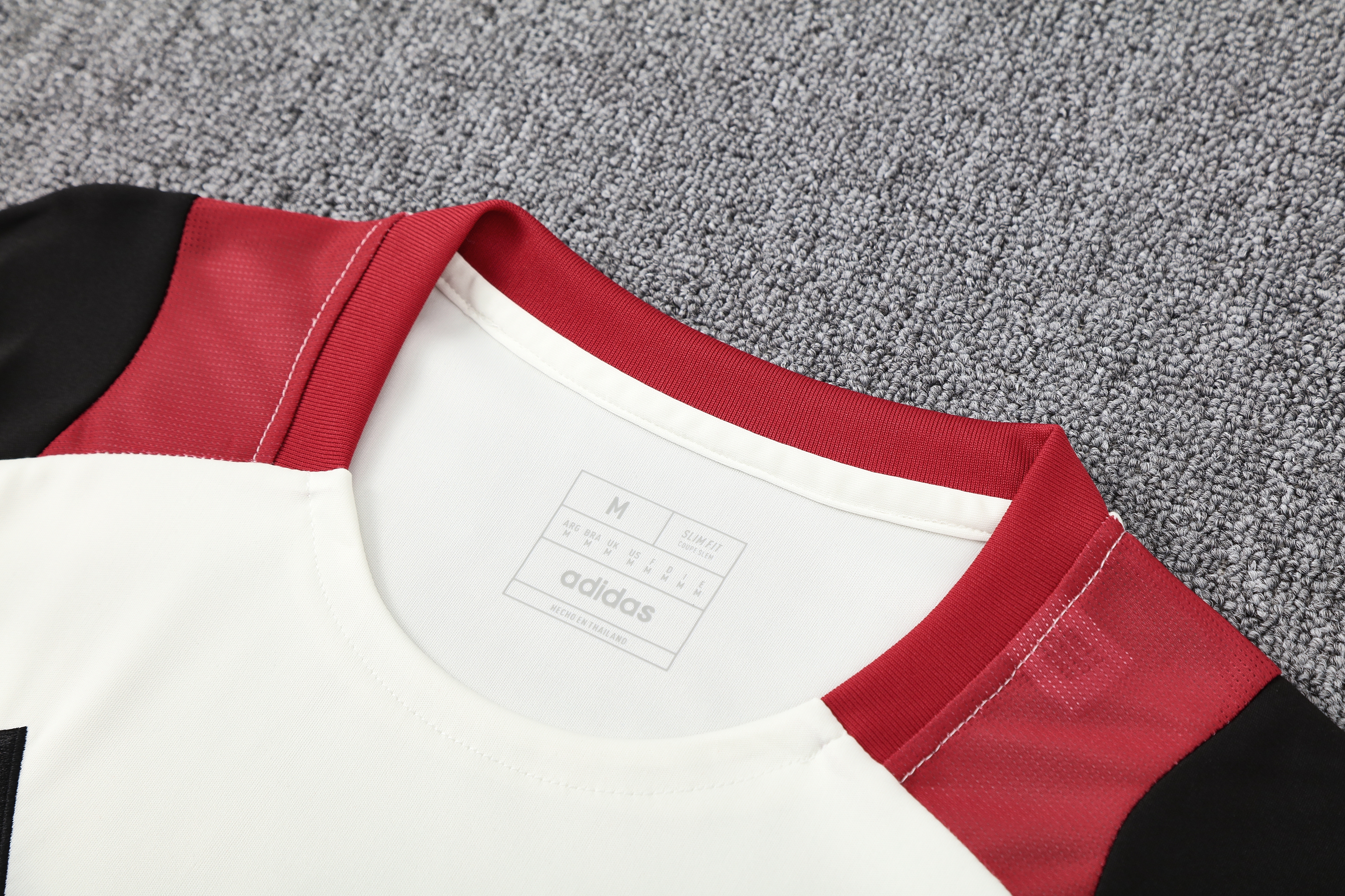 Manchester United Training Jersey 2025/26  MEN26043