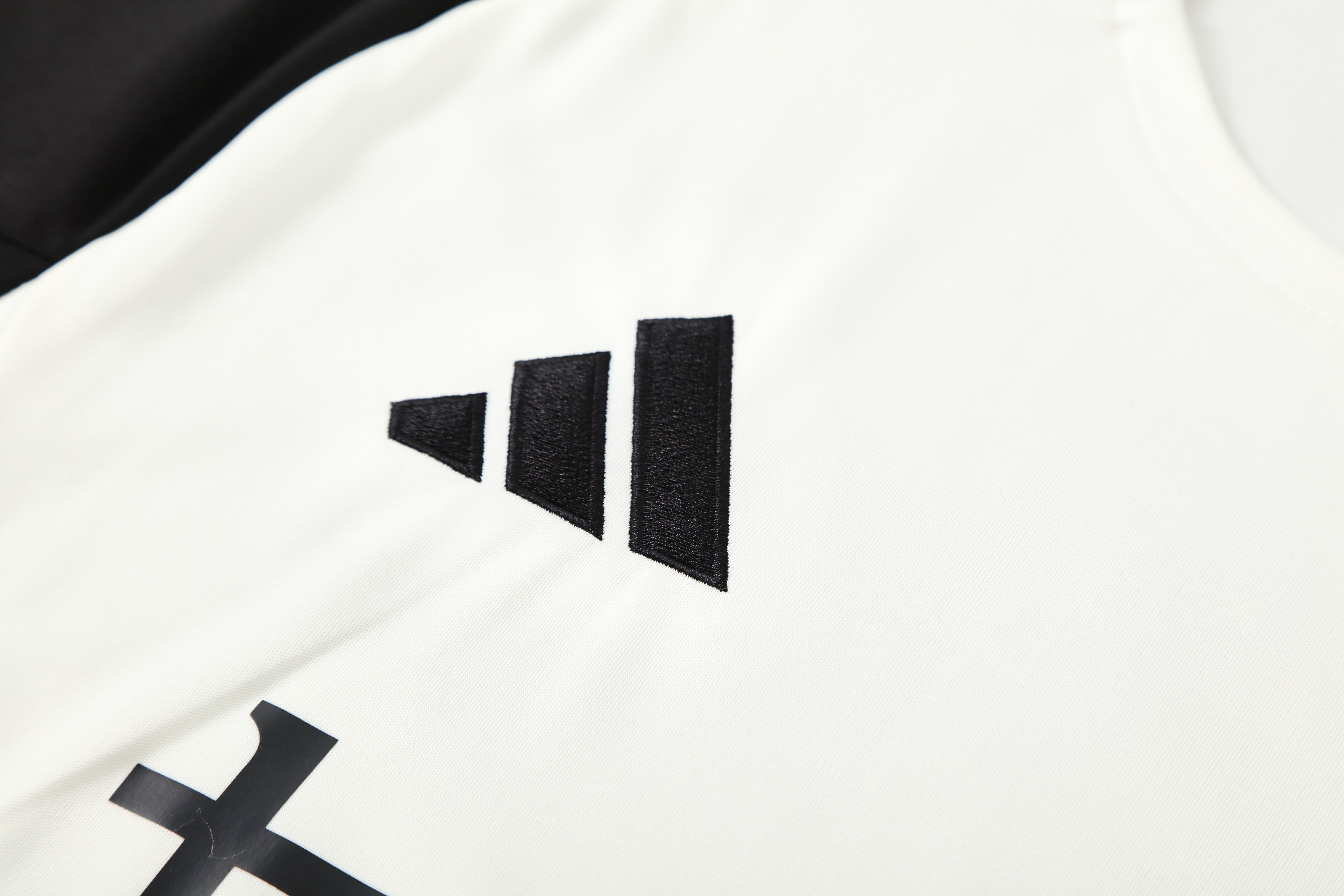 Manchester United Training Jersey 2025/26  MEN26043