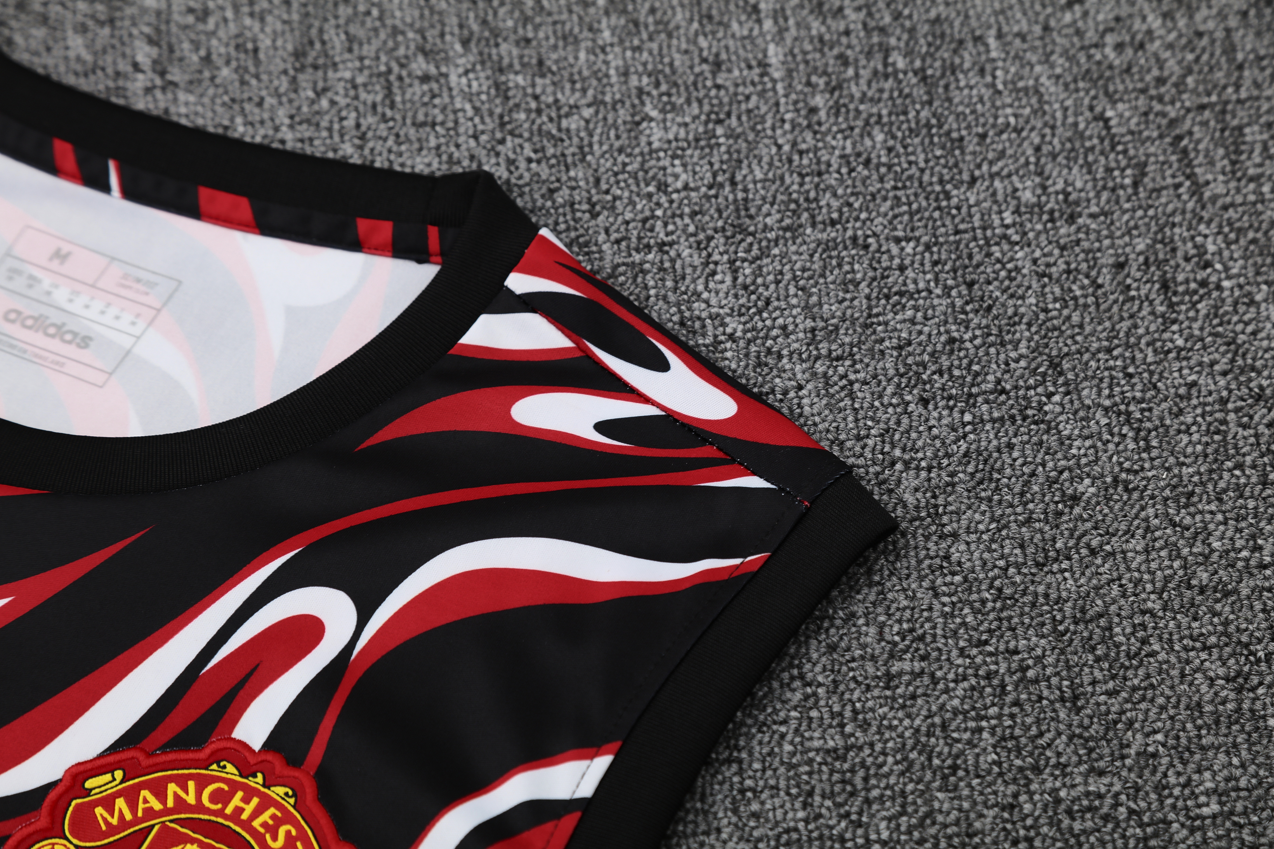 Manchester United Training Jersey 2025/26  MEN26042