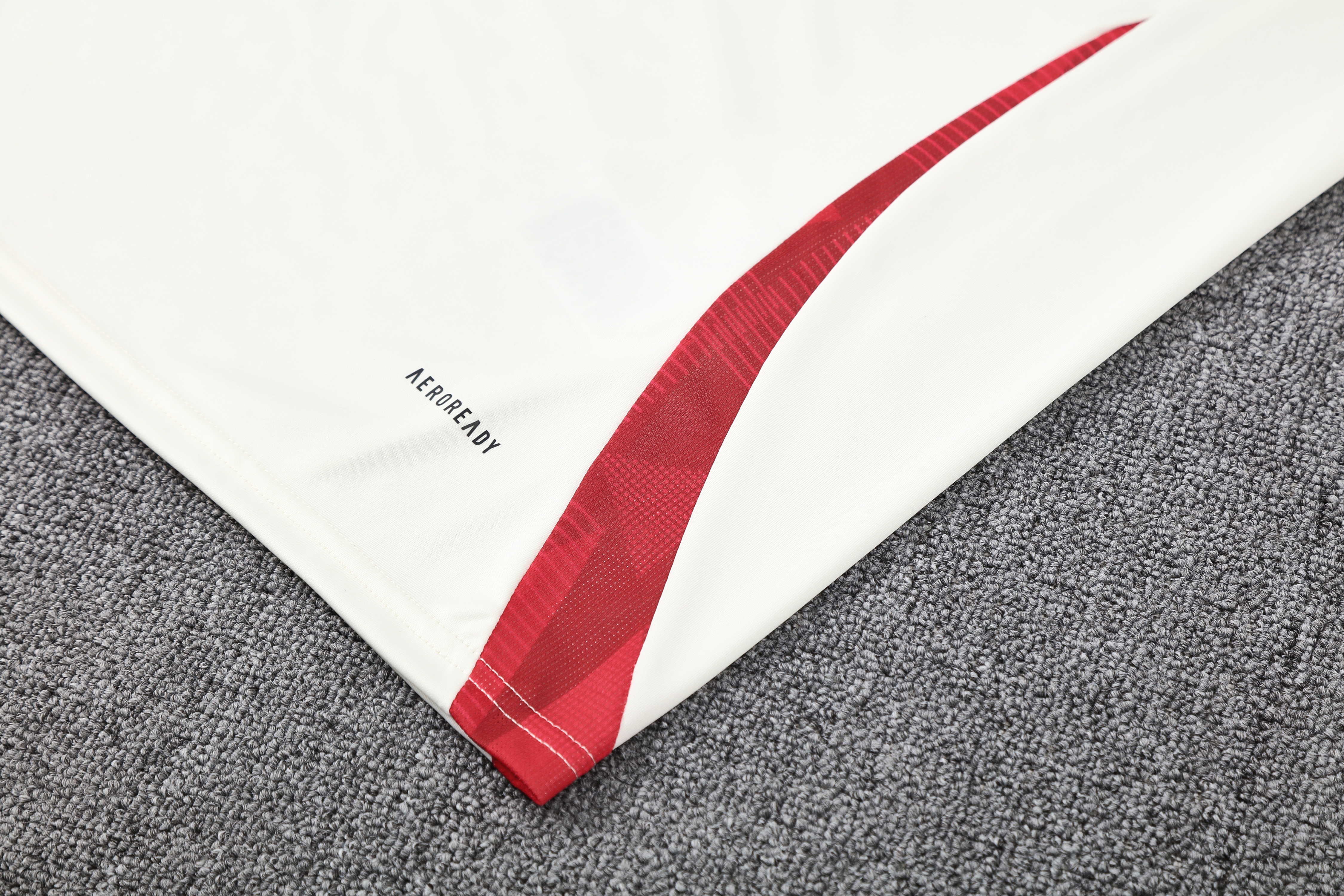 Manchester United Training Jersey 2025/26  MEN26043