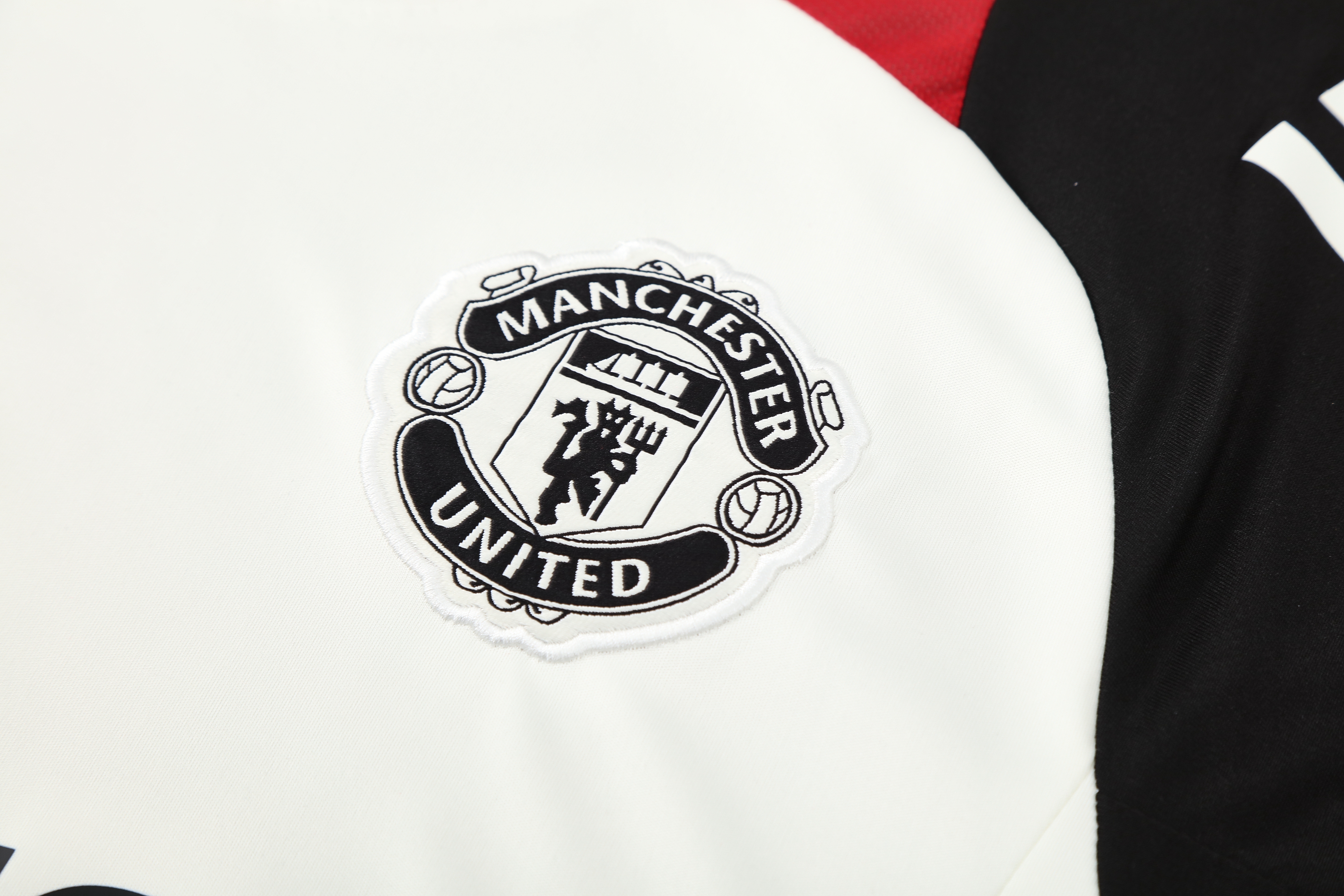 Manchester United Training Jersey 2025/26  MEN26043