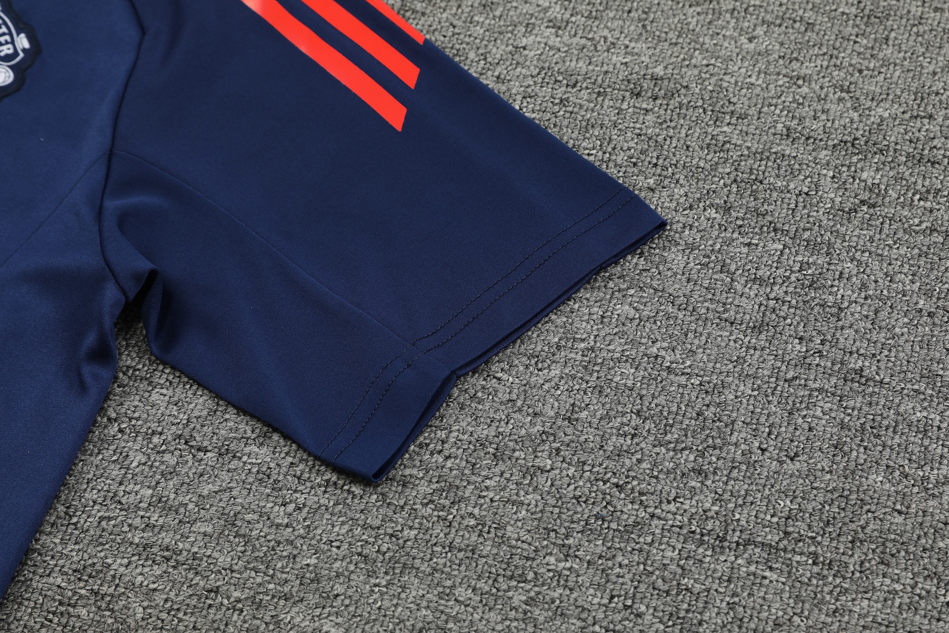 Manchester United Training Jersey 2024/25  MEN26077