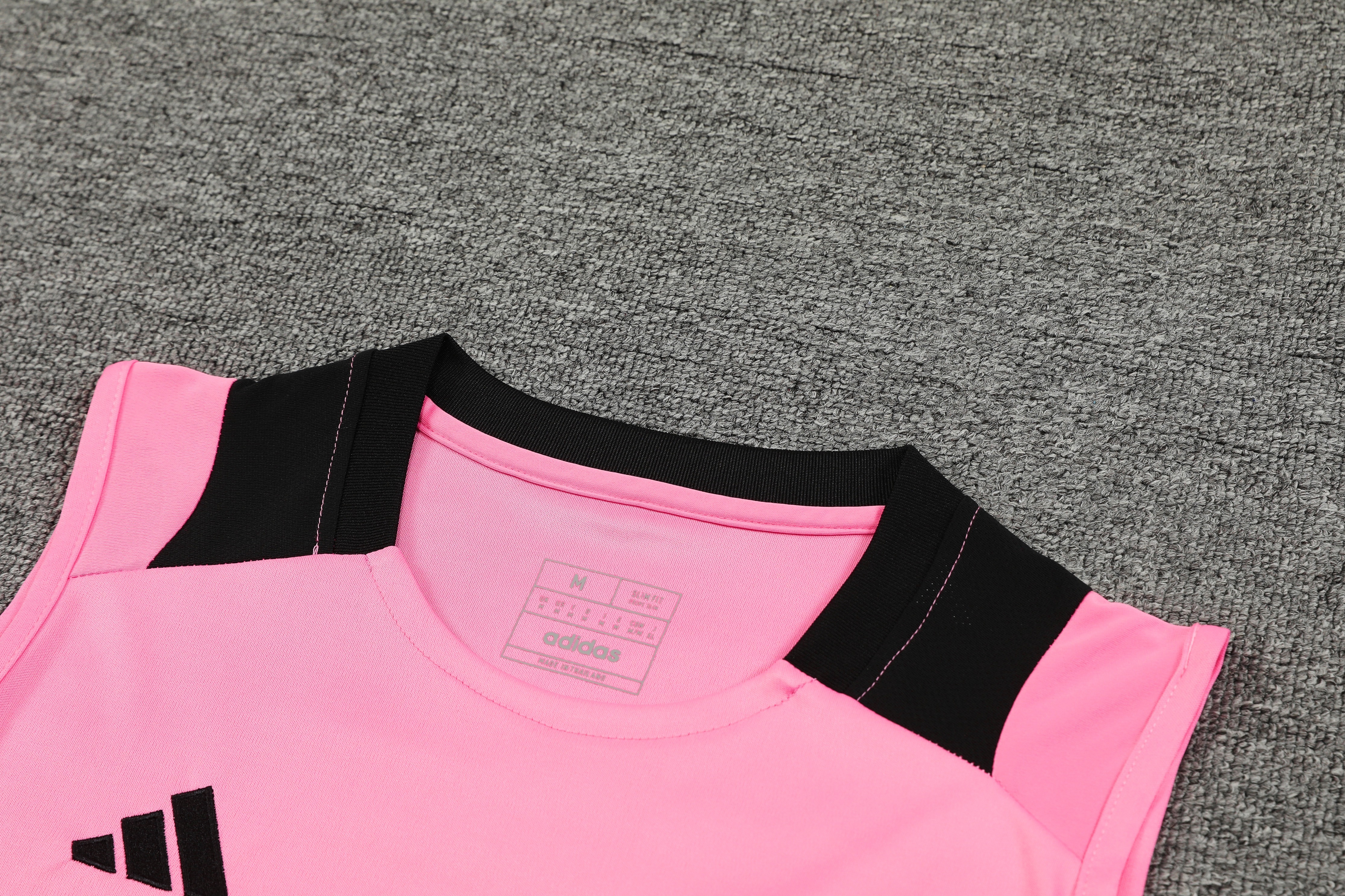 Manchester United Training Jersey 2024/25  MEN26074