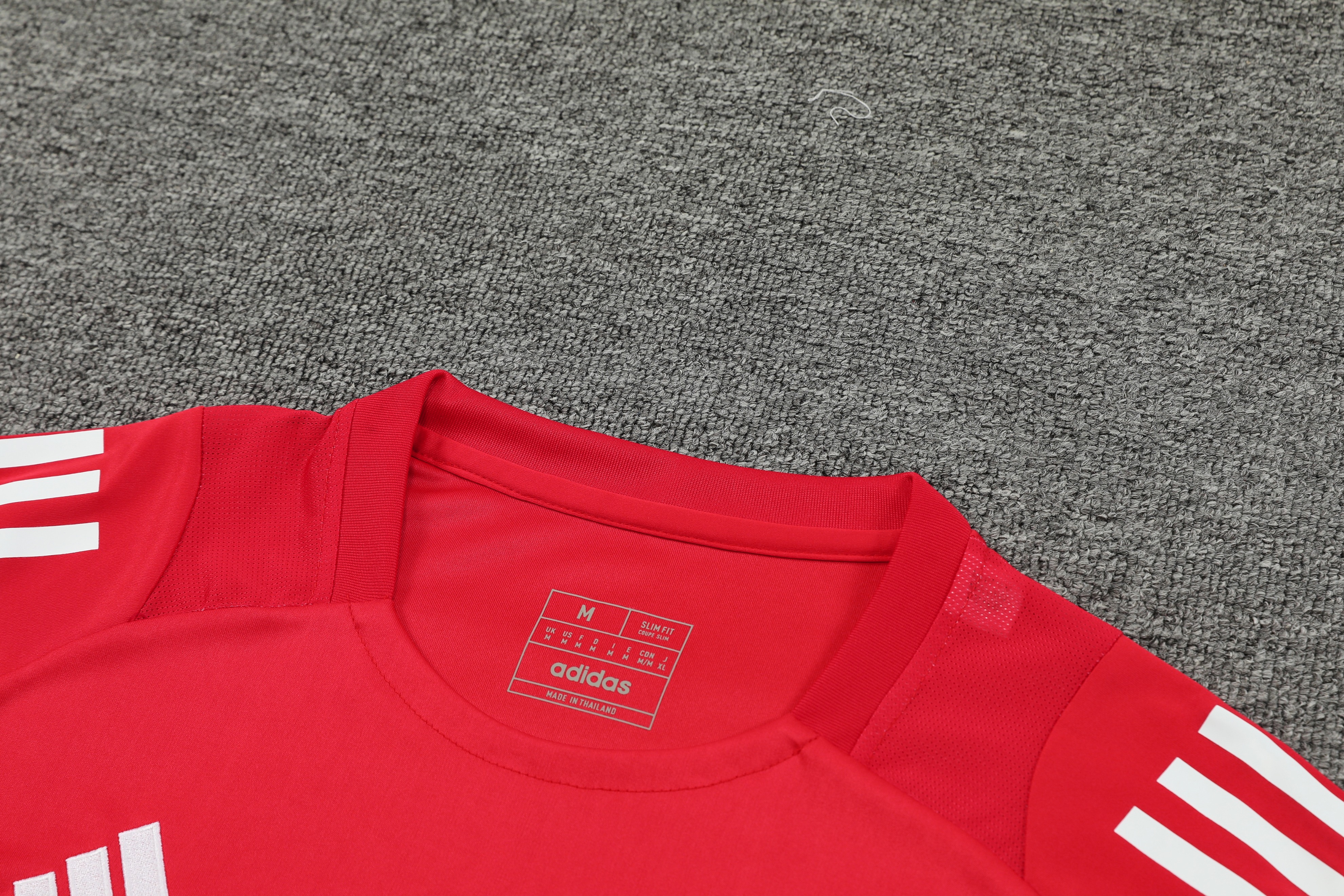 Manchester United Training Jersey 2024/25  MEN26071