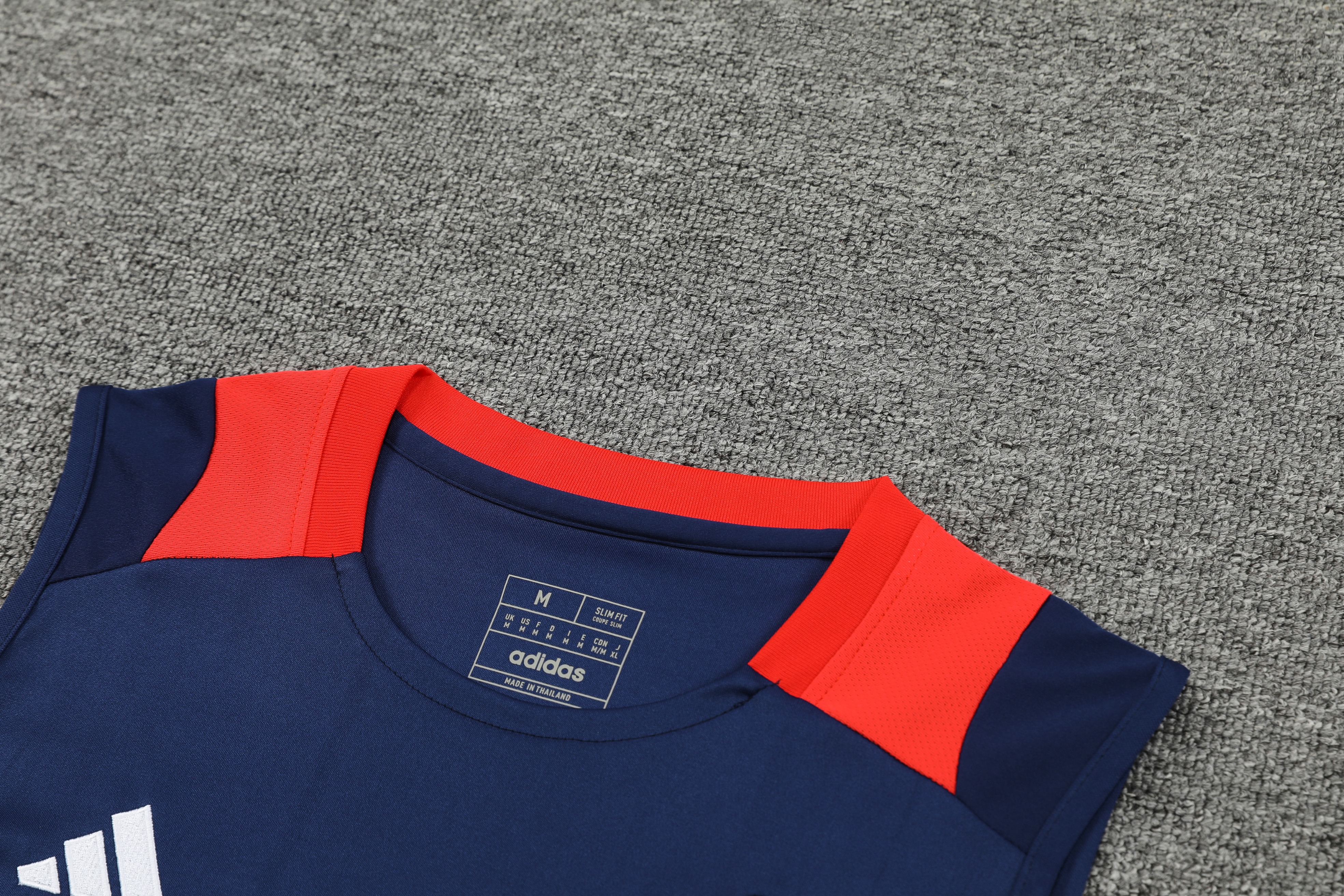 Manchester United Training Jersey 2024/25  MEN26078