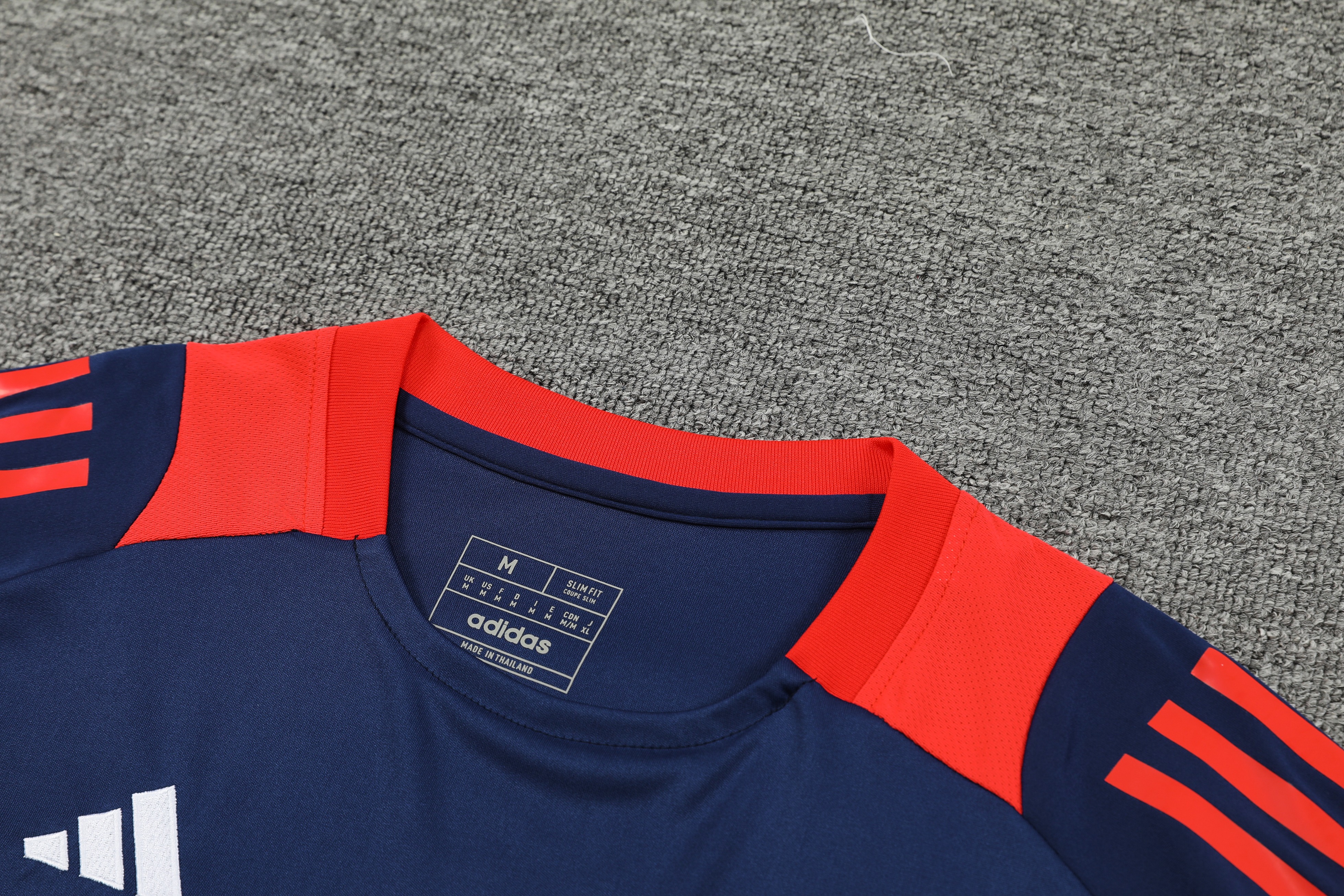 Manchester United Training Jersey 2024/25  MEN26077