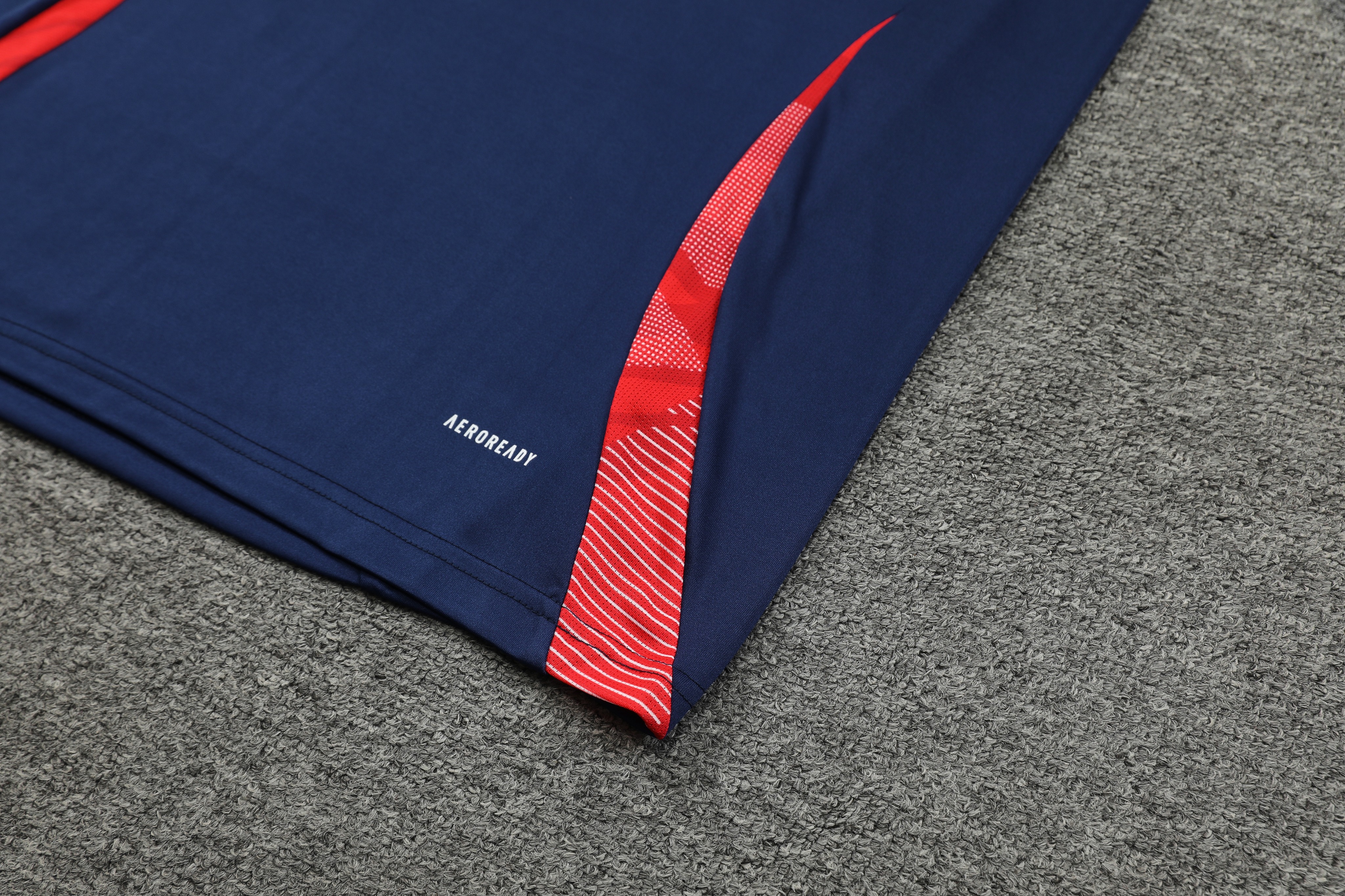 Manchester United Training Jersey 2024/25  MEN26078