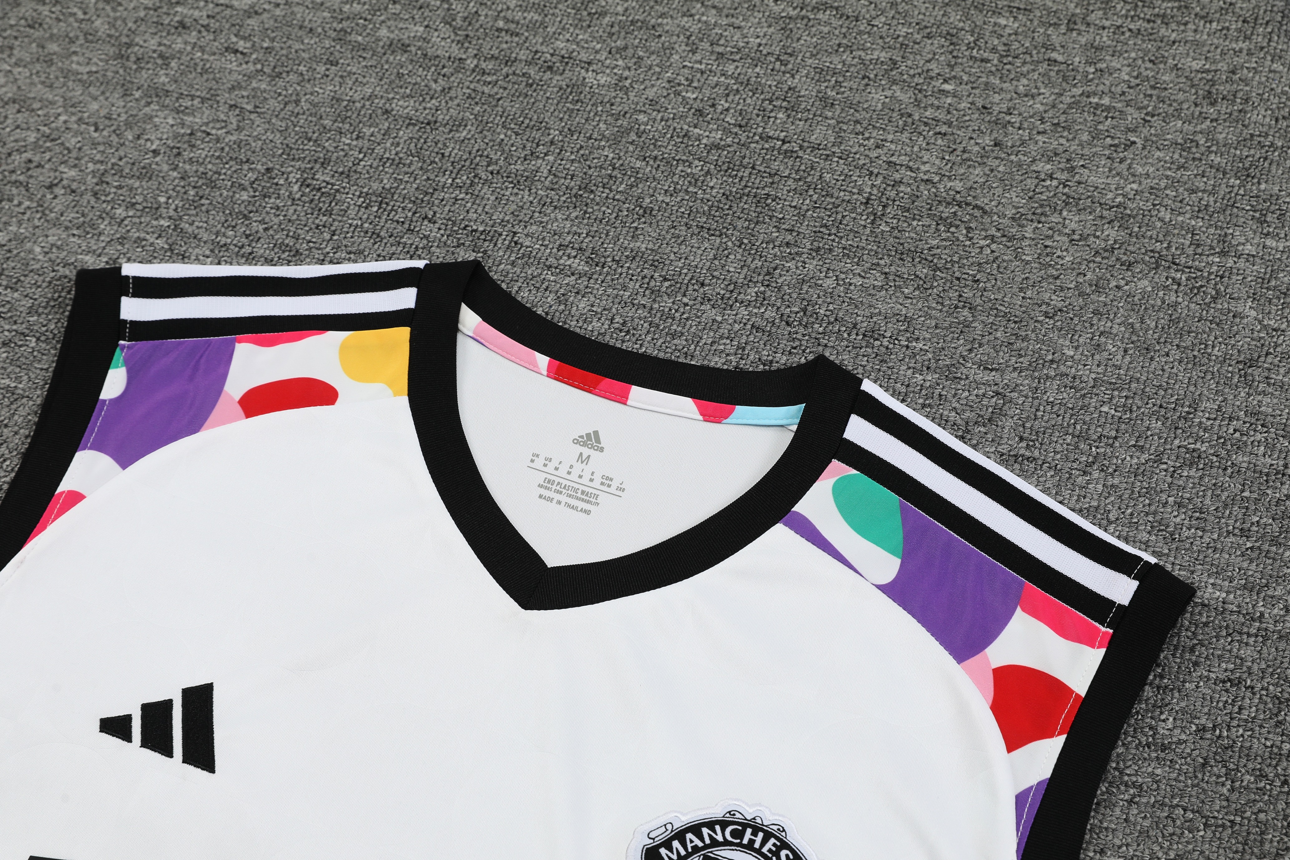 Manchester United Training Jersey 2024/25  MEN26079