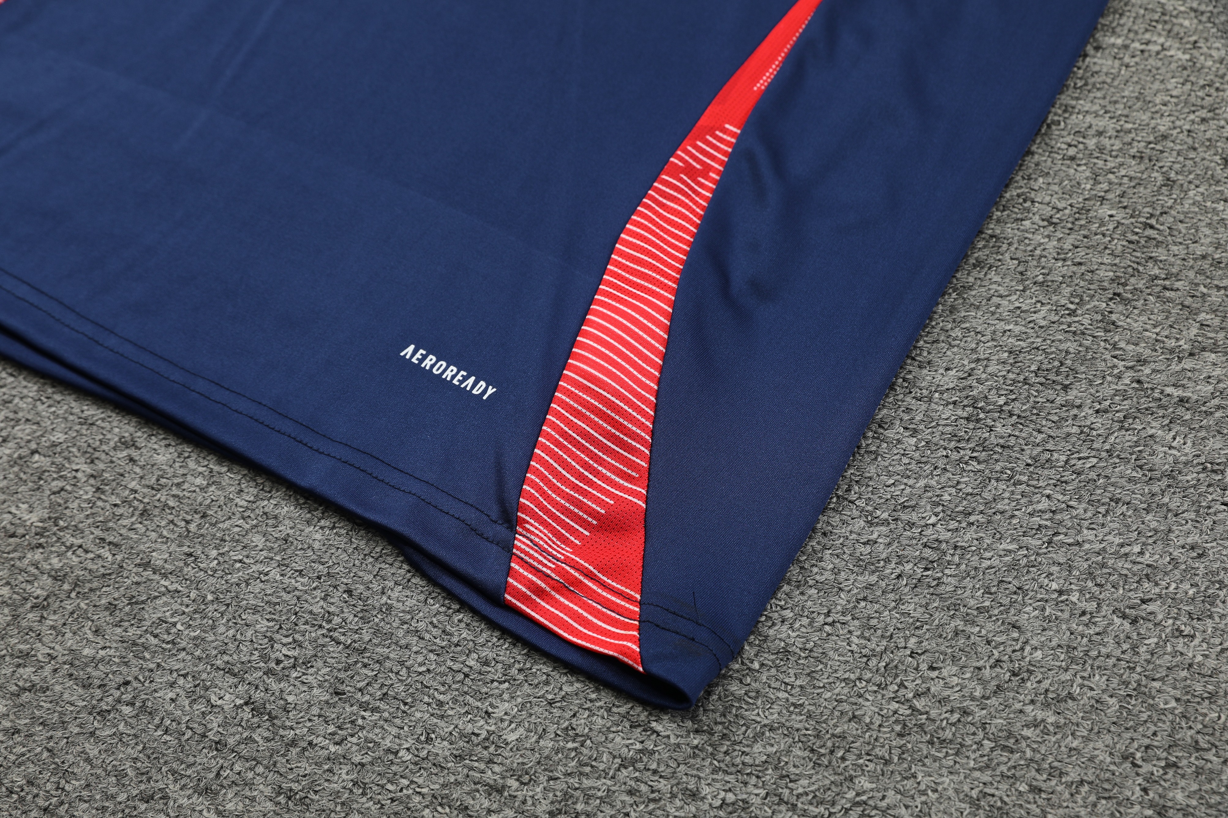 Manchester United Training Jersey 2024/25  MEN26077