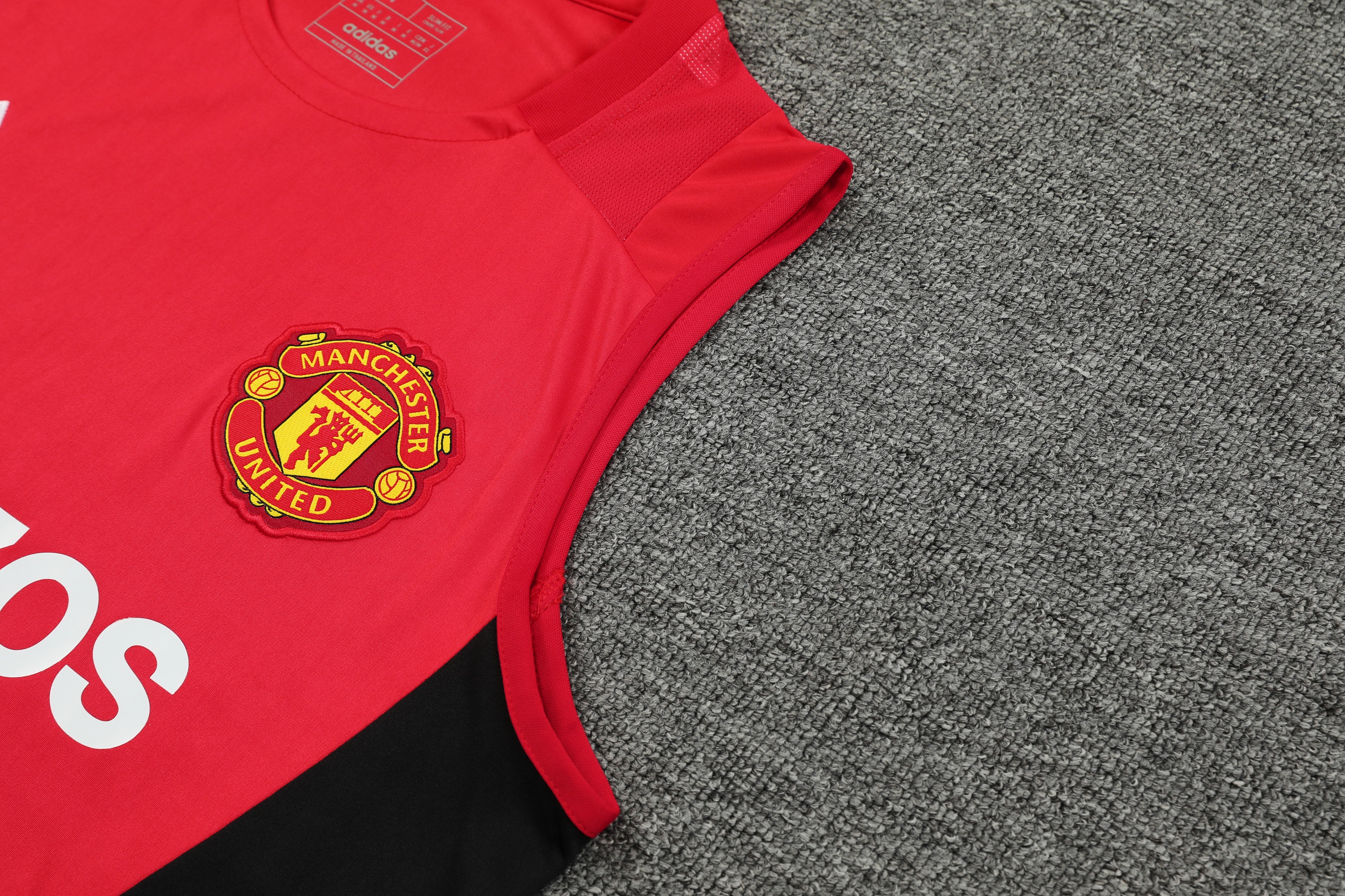 Manchester United Training Jersey 2024/25  MEN26072