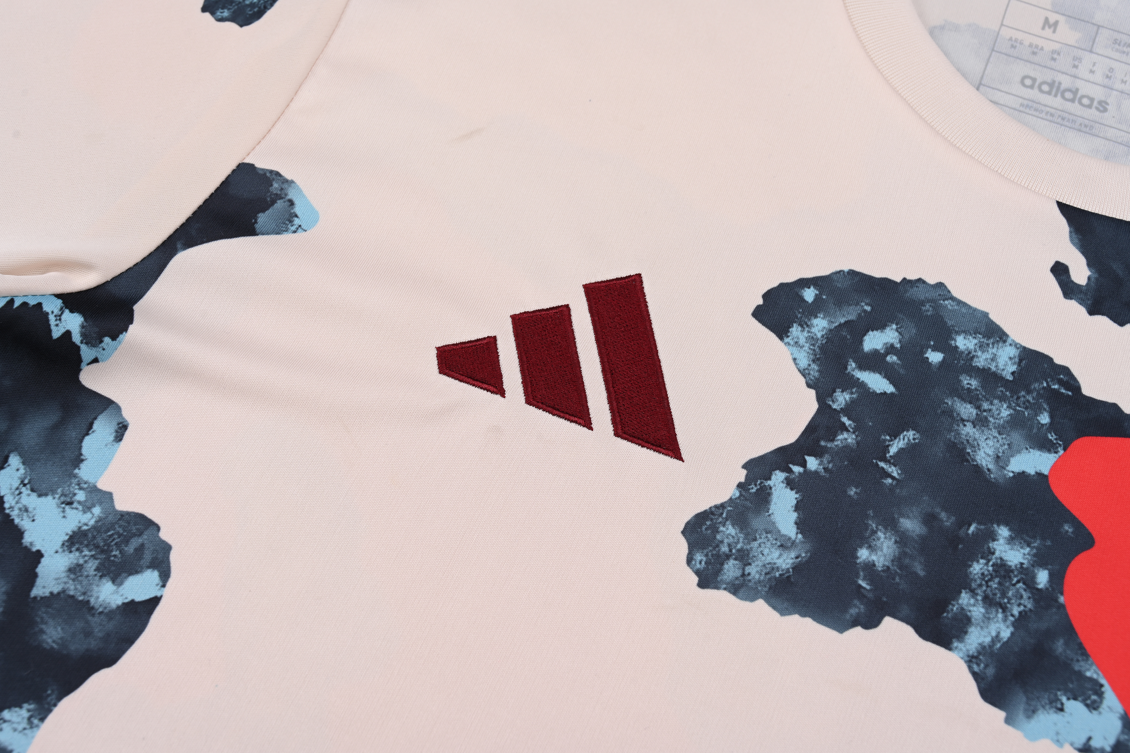 Bayern Munich Training Jersey 2025/26  MEN26081