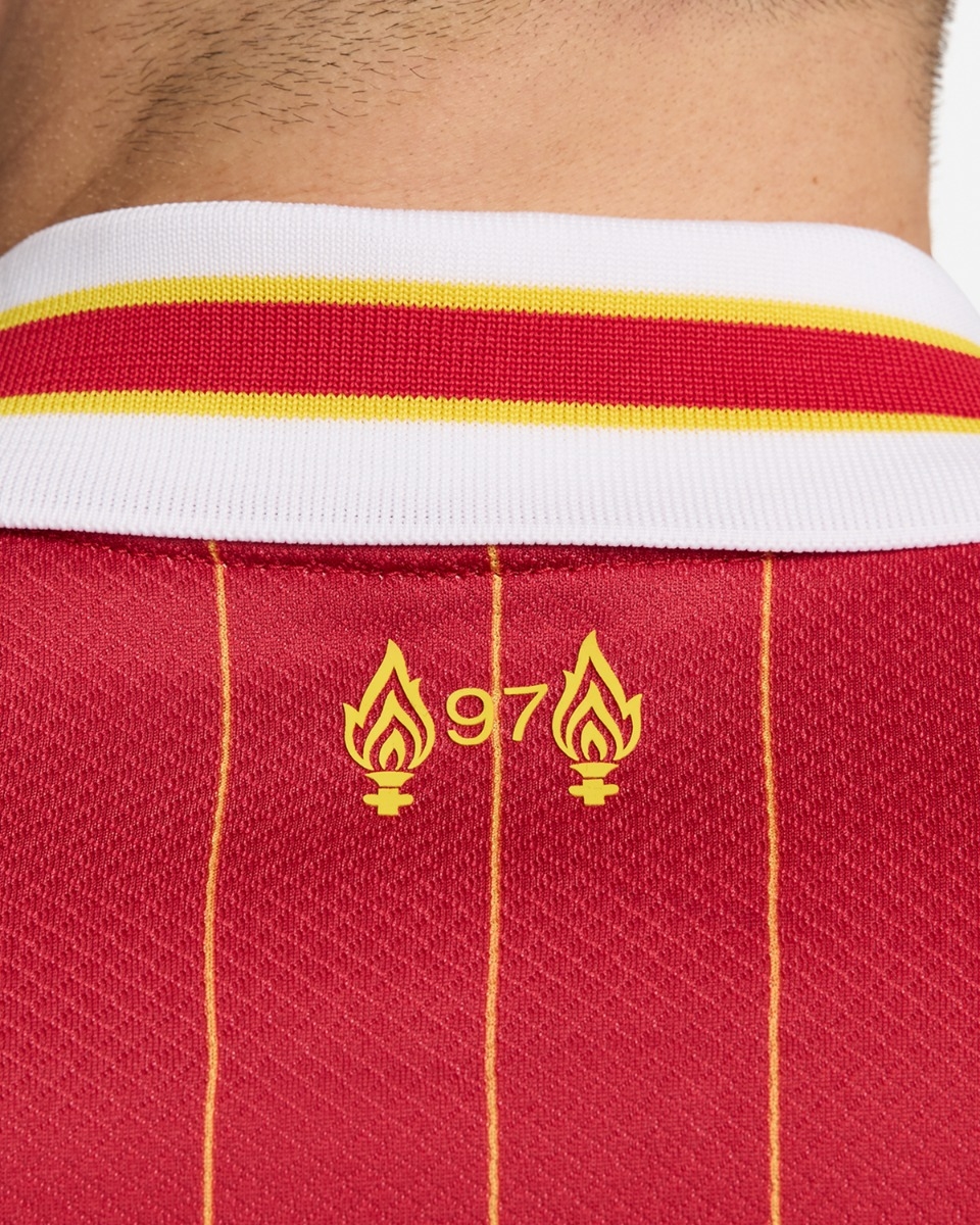 Liverpool Home  jersey  2024/25 - CHAMPIONS 24/25 & Gold Trophy & Insignia