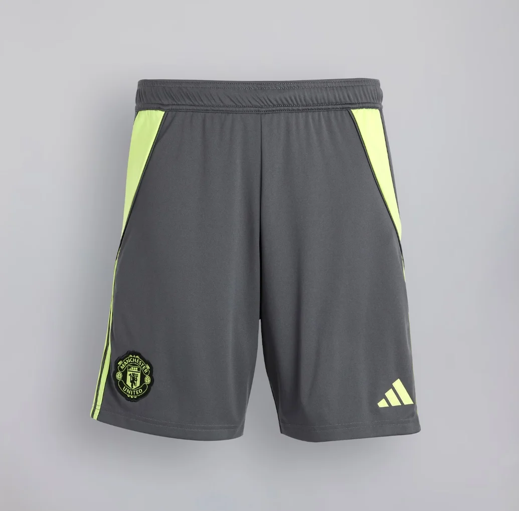 Manchester United Goalkeeper Shorts 2025/26