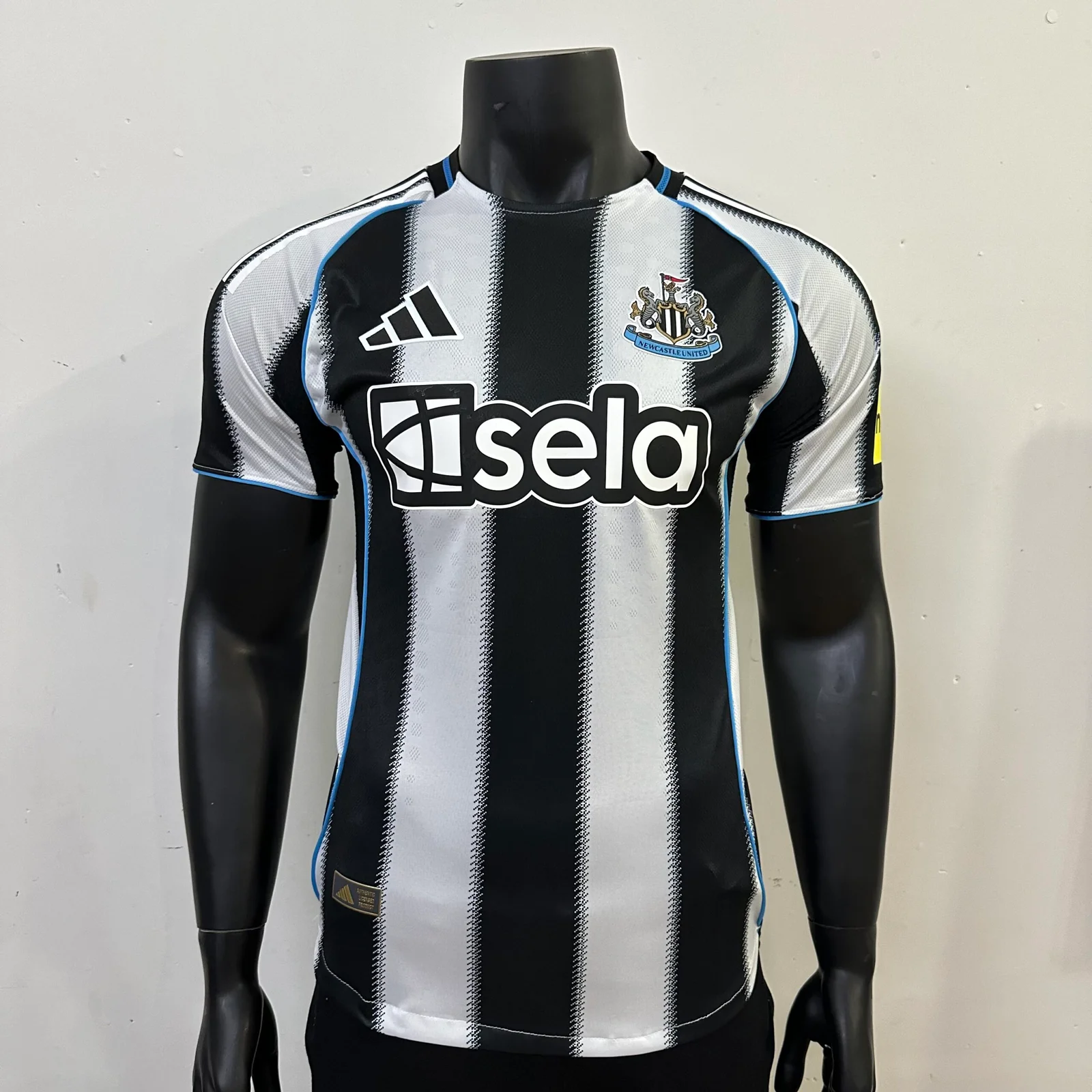 Newcastle United Home Jersey Player Version 2025/26