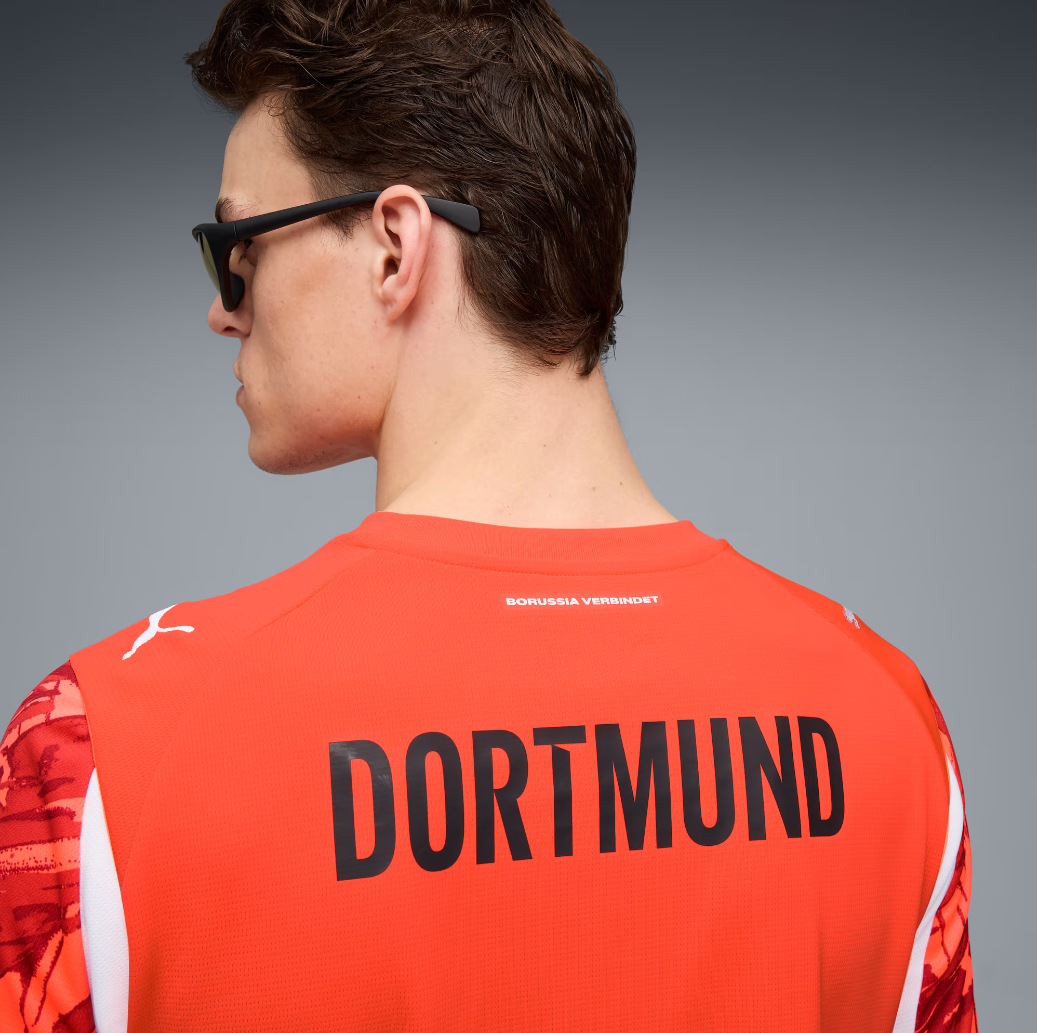 Borussia Dortmund   Goalkeeper  Jersey 2025/26  Red