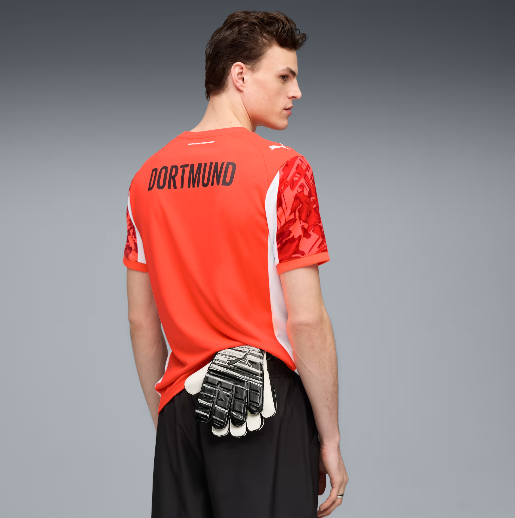 Borussia Dortmund   Goalkeeper  Jersey 2025/26  Red
