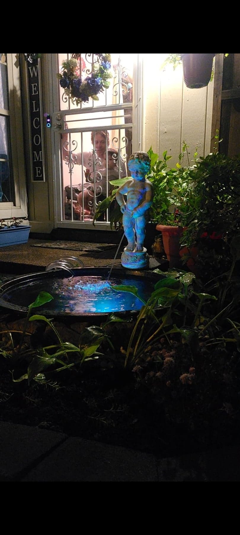 【Décor】Complete Manneken Pis Peeing Boy Water Fountain Garden Decor with Base Outdoor Water Feature