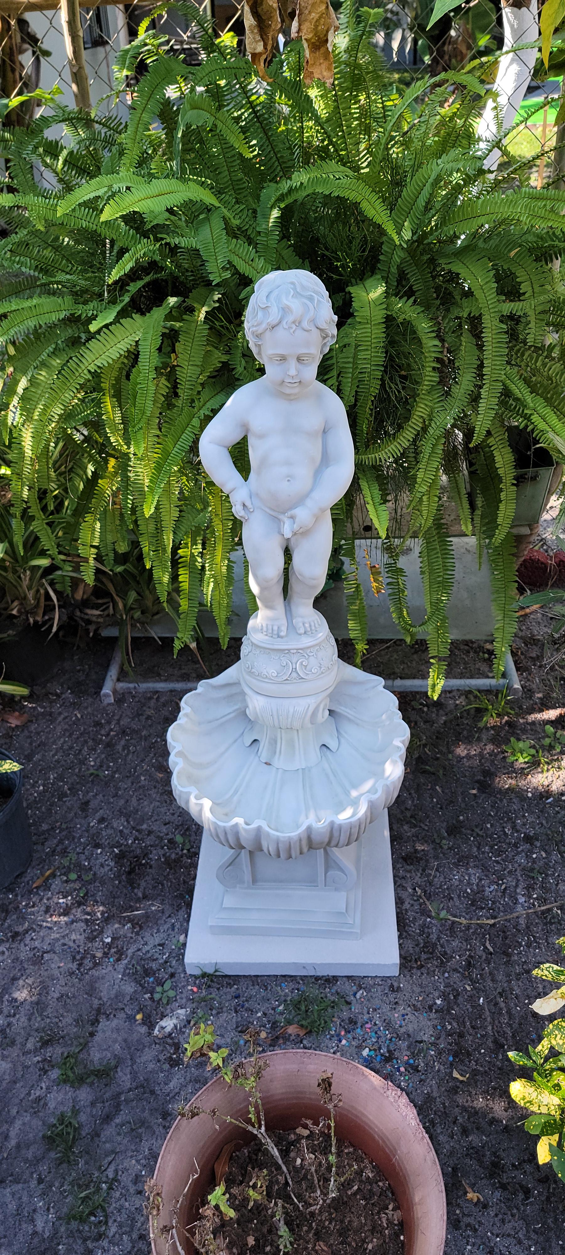 【Décor】Complete Manneken Pis Peeing Boy Water Fountain Garden Decor with Base Outdoor Water Feature