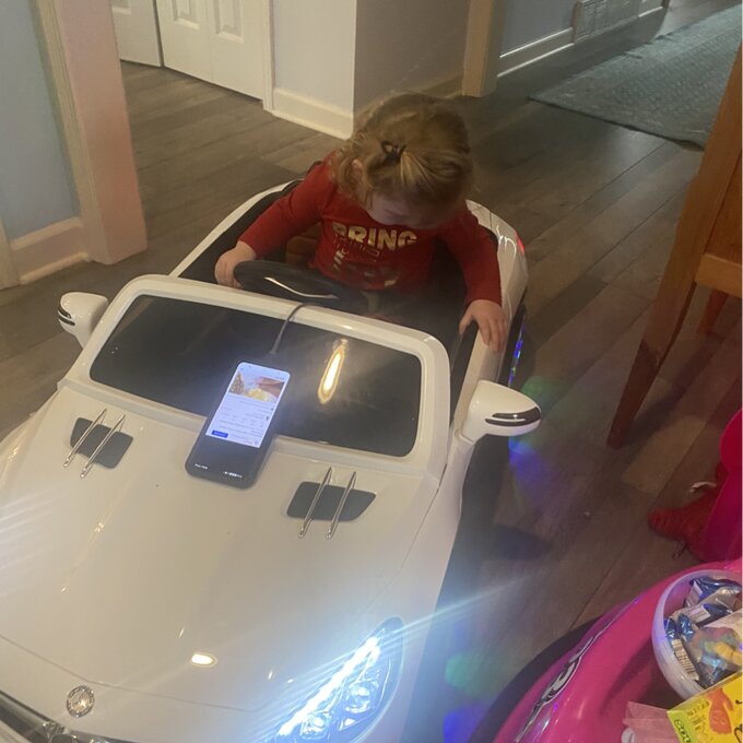 【Baby&Kids】Licensed Car with Mp4 Touch Screen