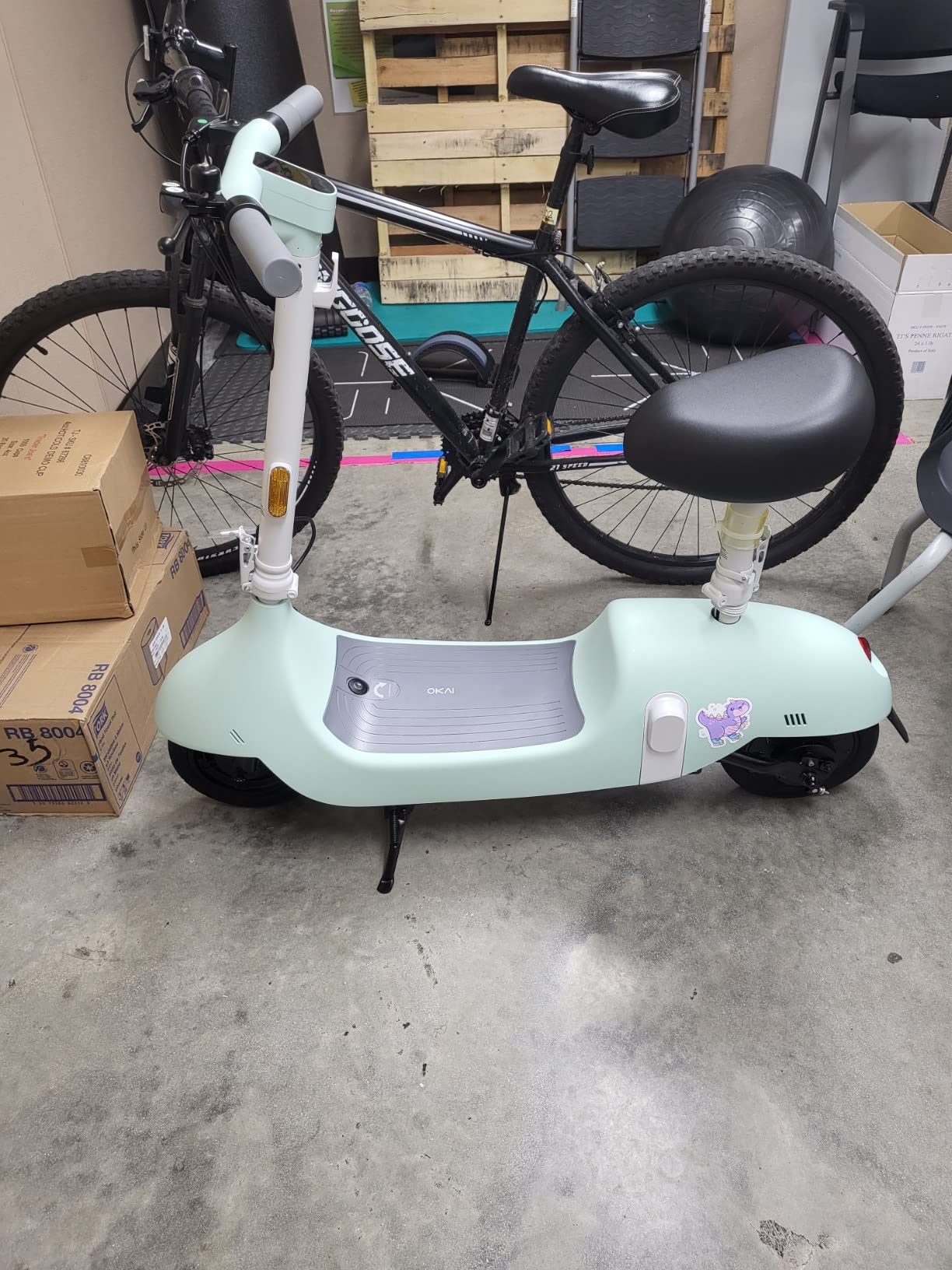 【Sports&Outdoors】Electric Scooter with Seat, Up to 25-34 Miles Range & 15.5MPH