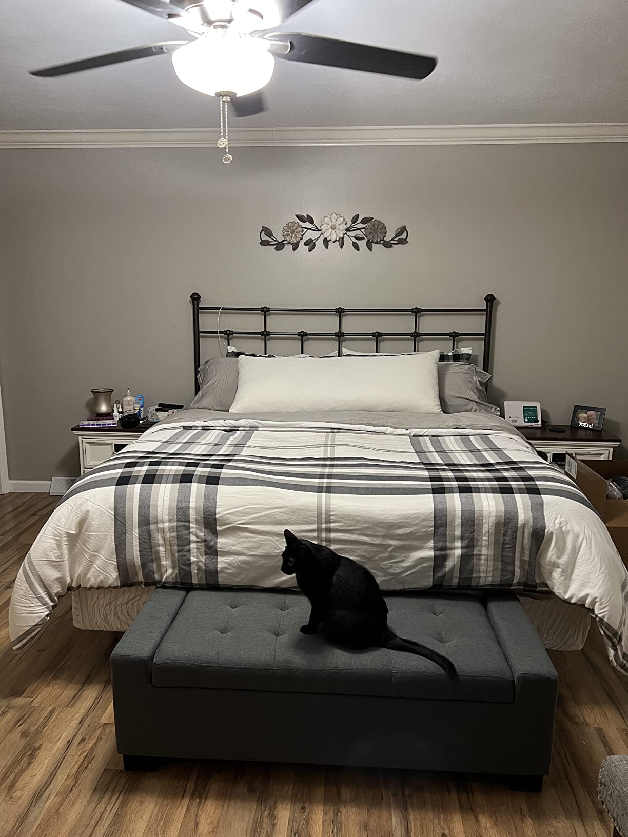 【Furniture】Christopher Knight Home Guernsey Leather Wood-Frame Storage Ottoman