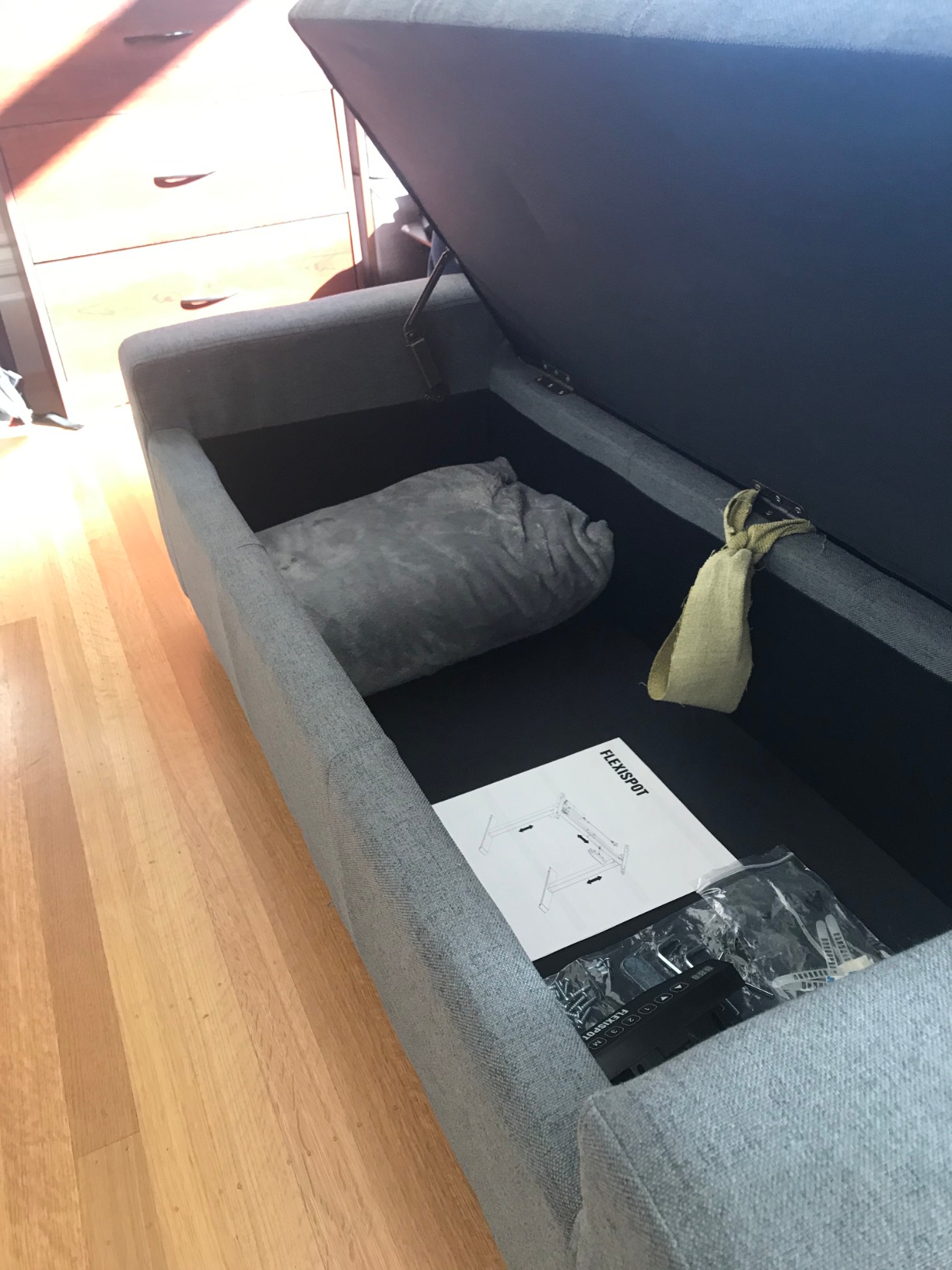 【Furniture】Christopher Knight Home Guernsey Leather Wood-Frame Storage Ottoman